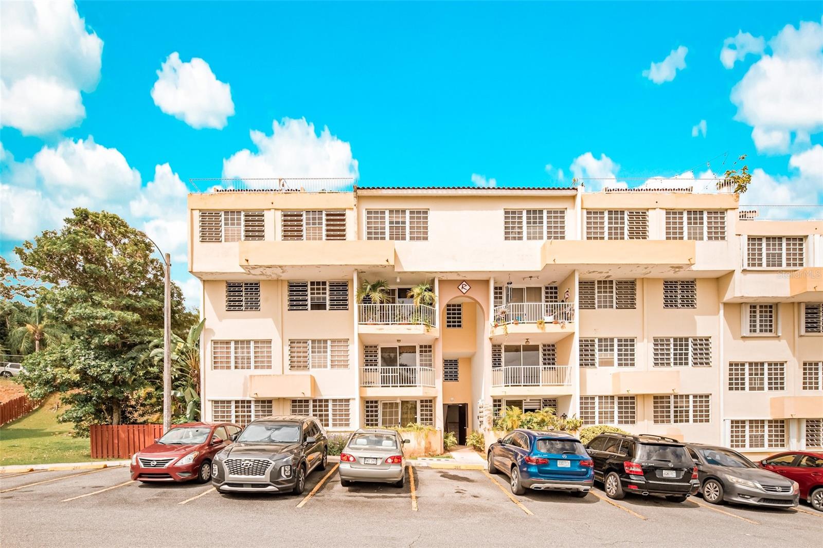 90 MEDIA LUNA BLVD #R33