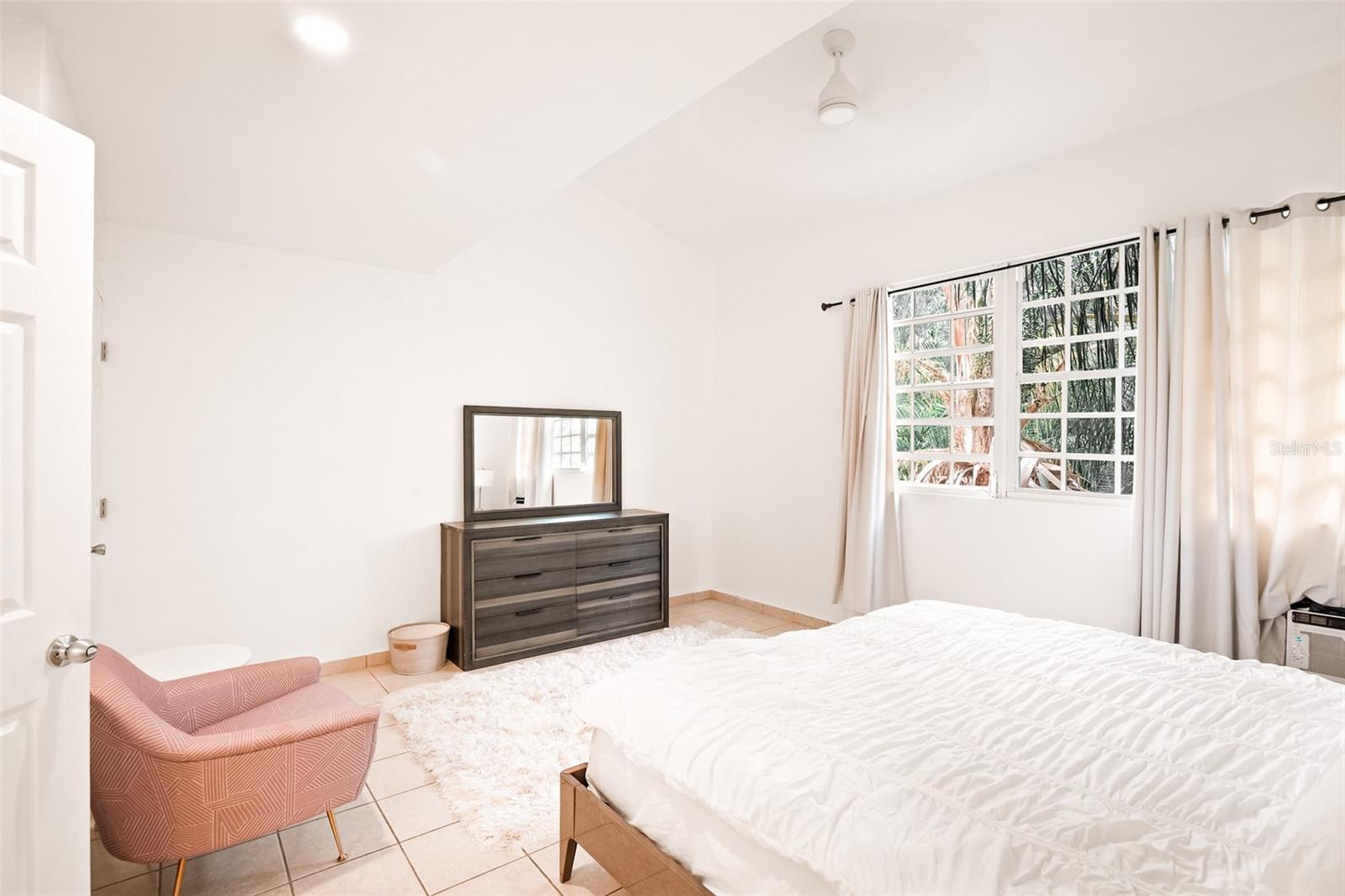 90 MEDIA LUNA BLVD #R33