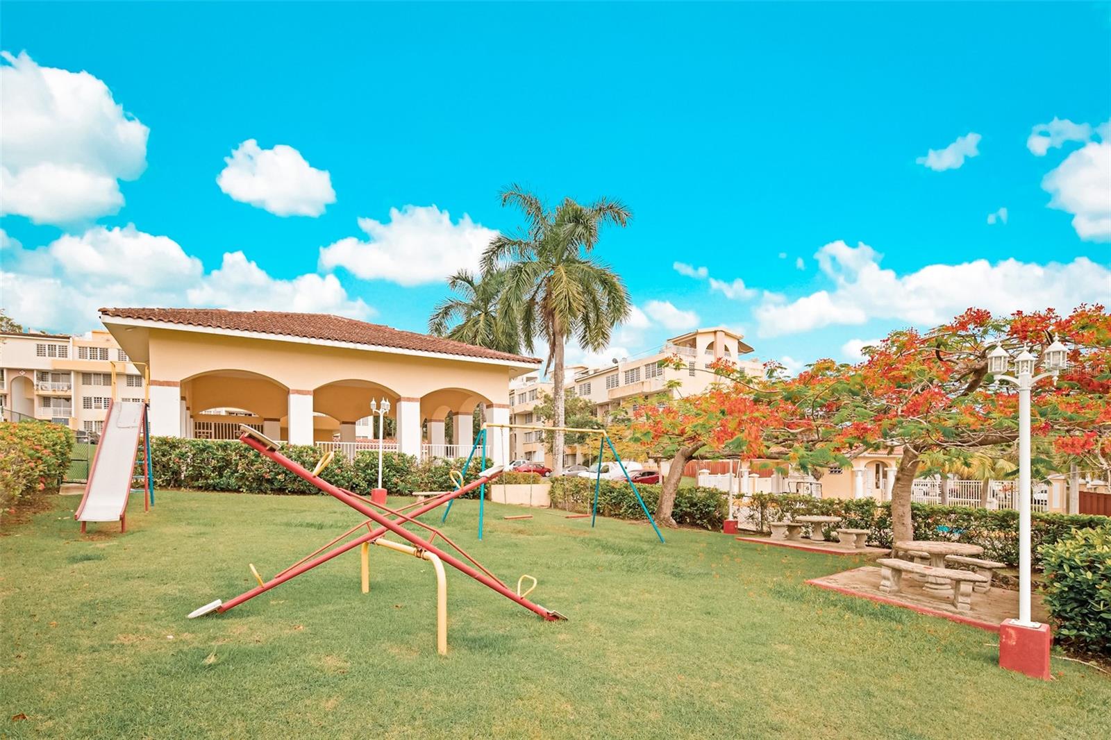 90 MEDIA LUNA BLVD #R33