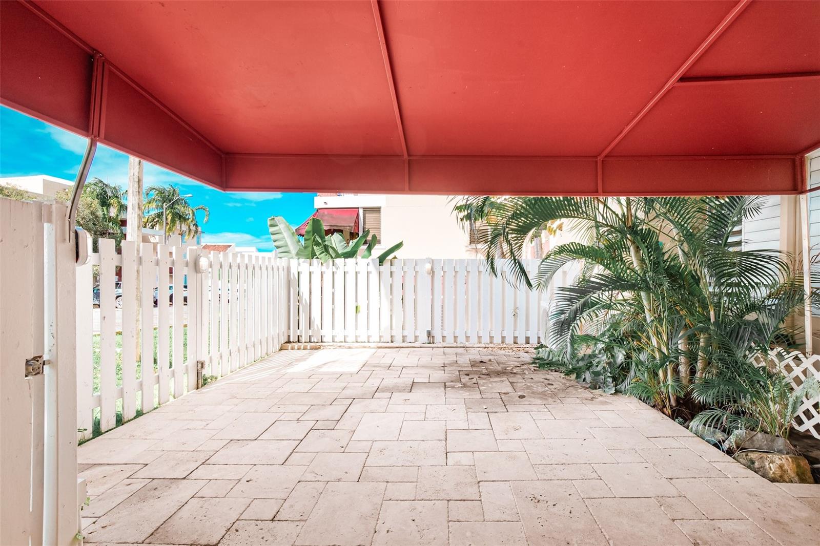 65 MEDIA LUNA BLVD #902