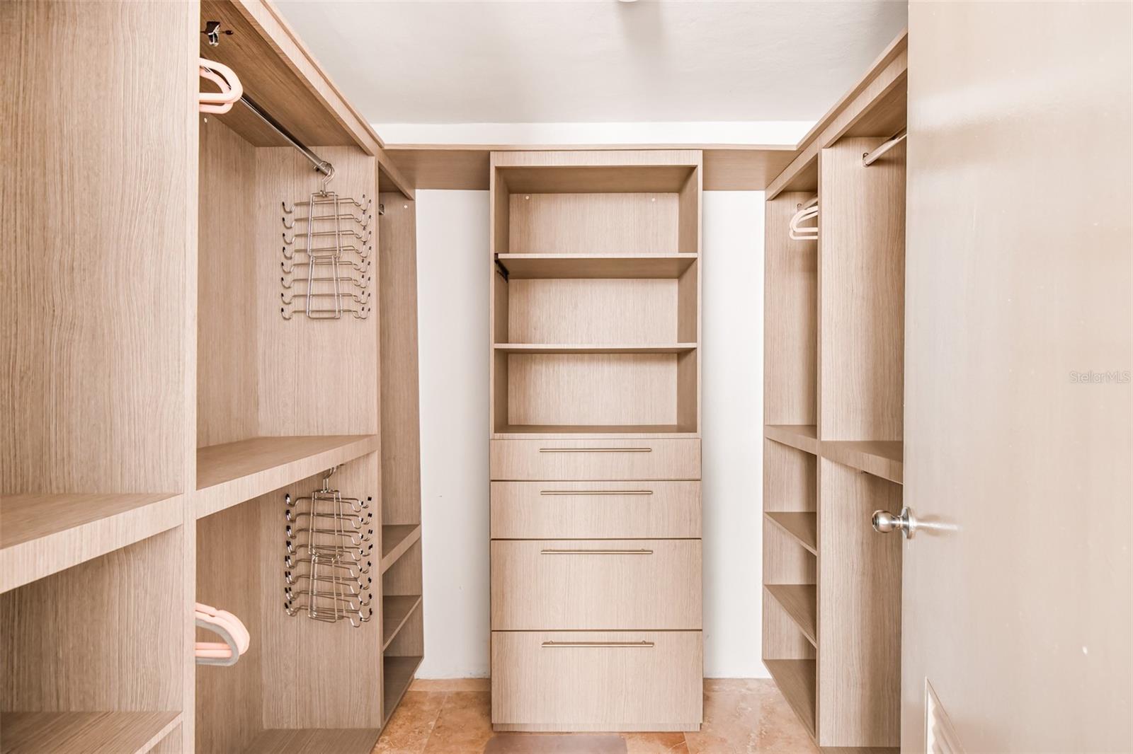 65 MEDIA LUNA BLVD #902