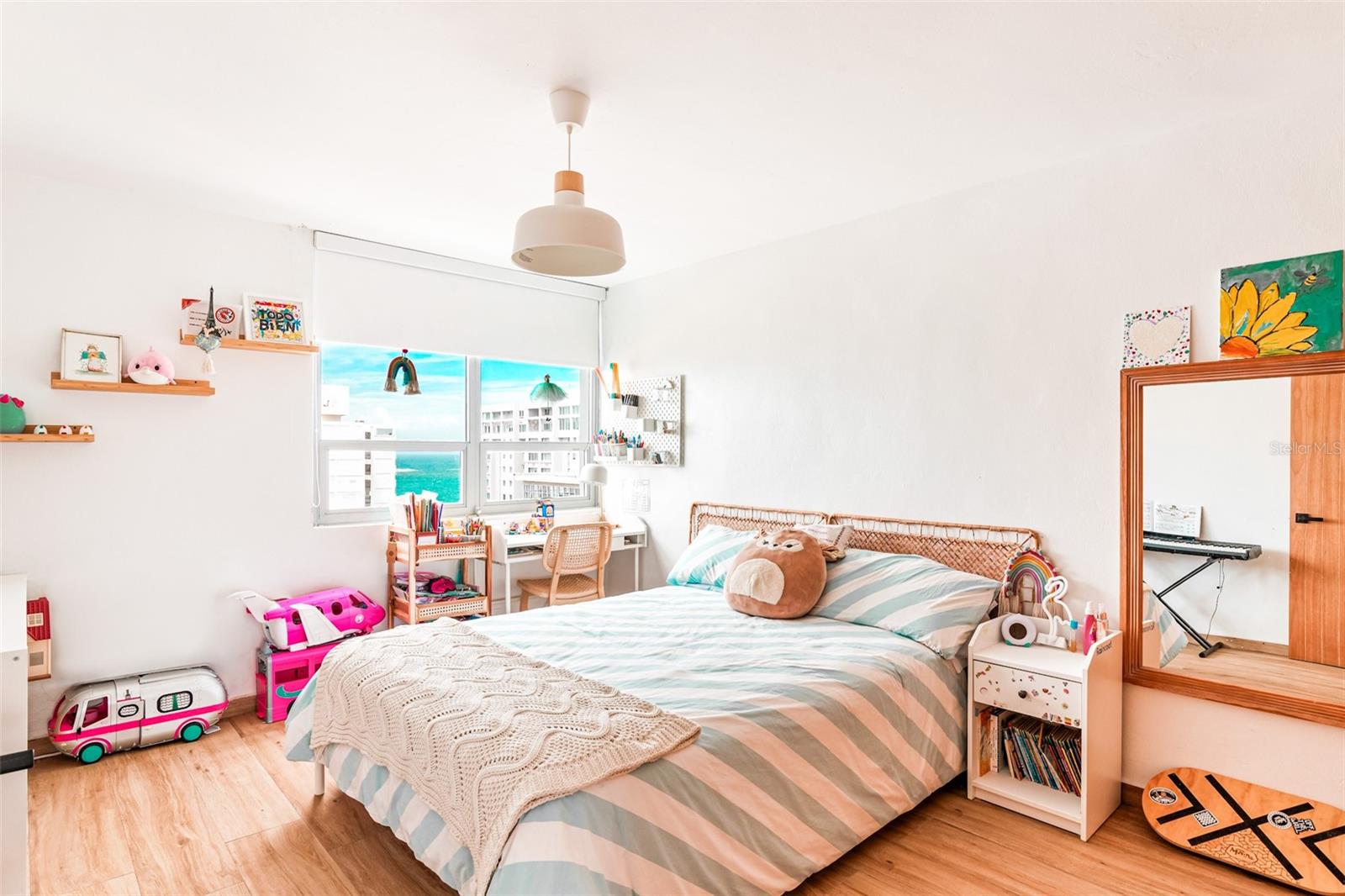 70 KING'S COURT #12A