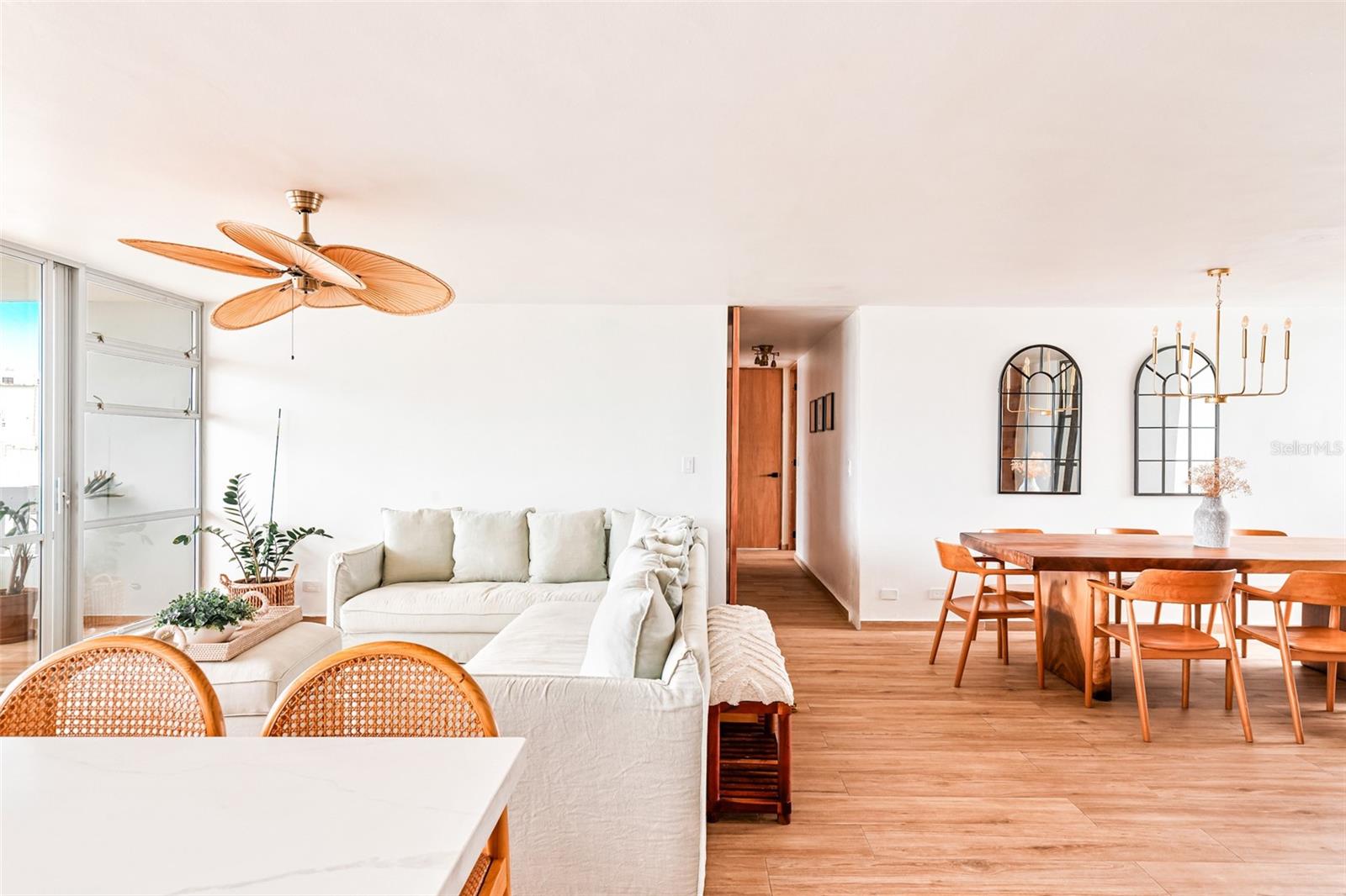 70 KING'S COURT #12A