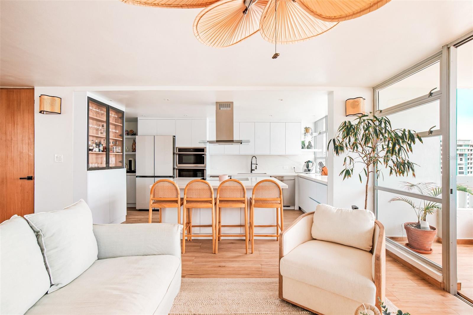 70 KING'S COURT #12A