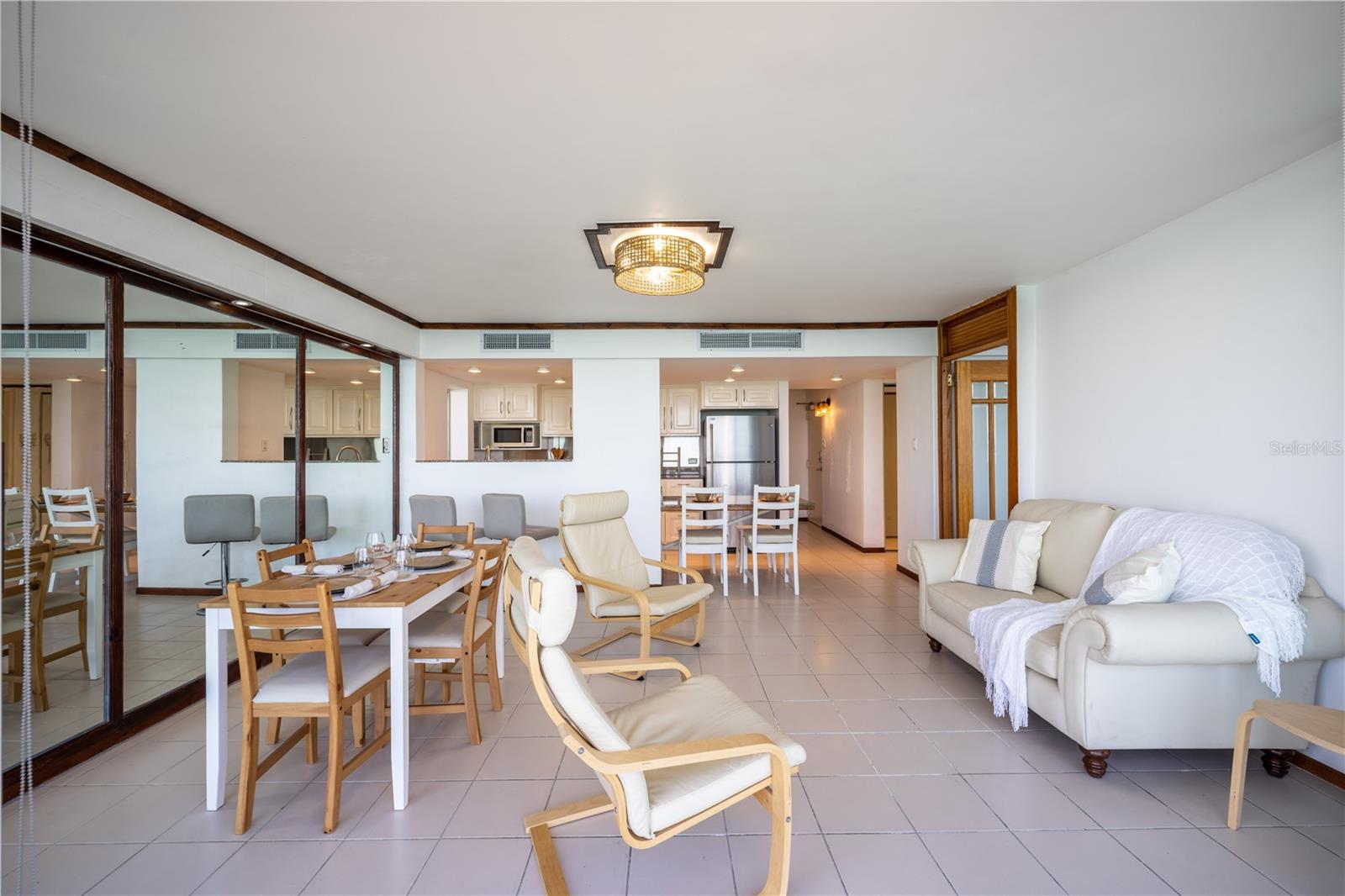 3103 ISLE VERDE #601