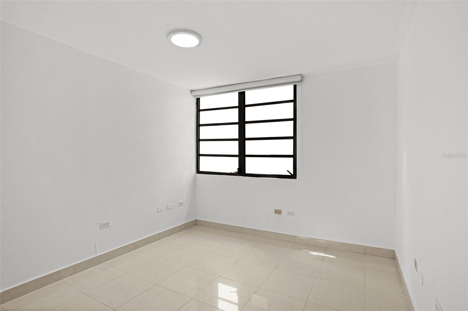 1510 ASHFORD #1E