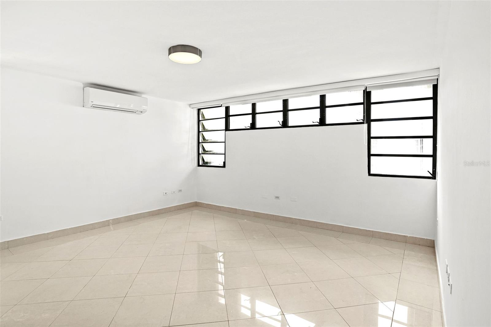 1510 ASHFORD #1E