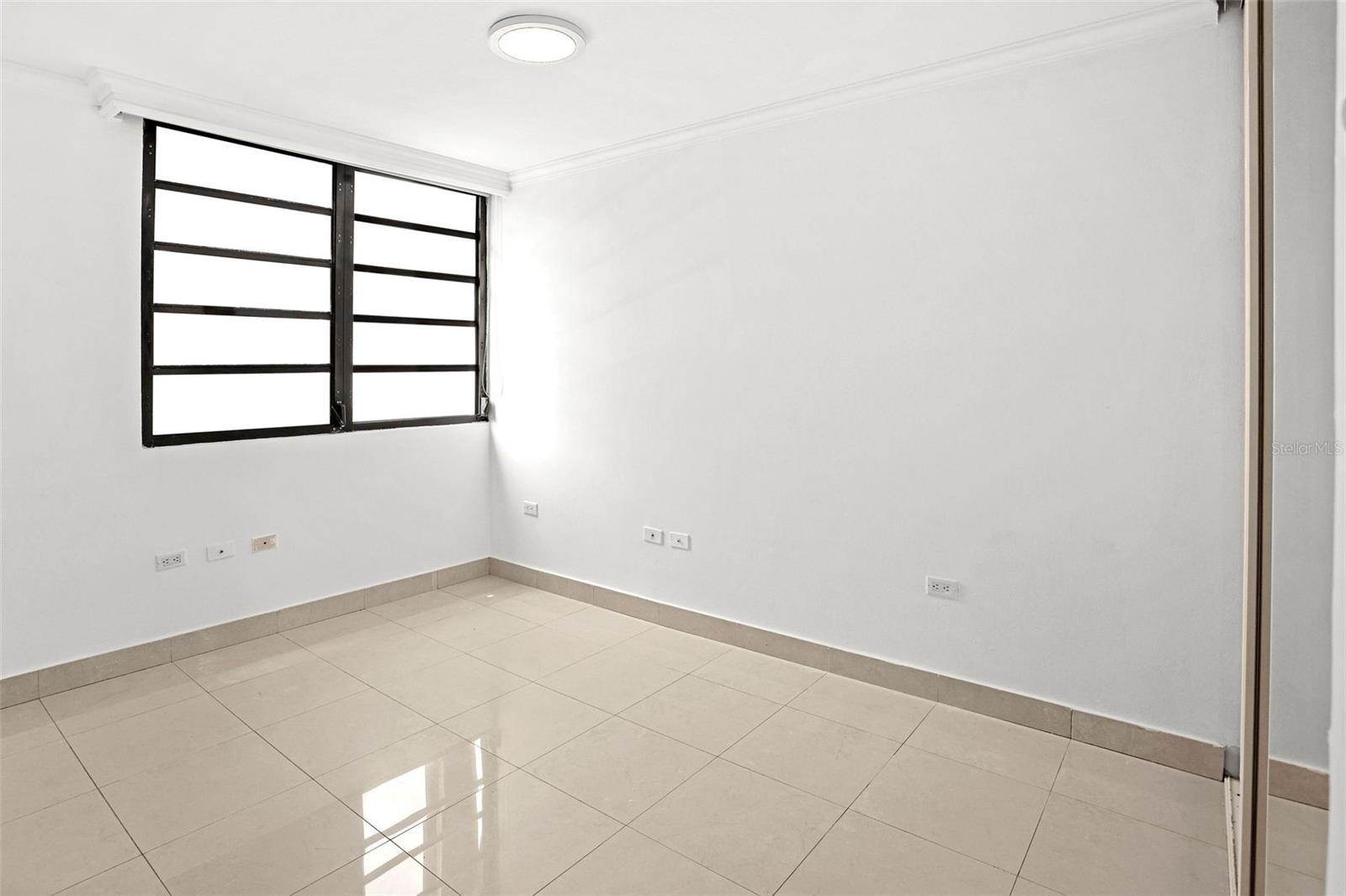 1510 ASHFORD #1E