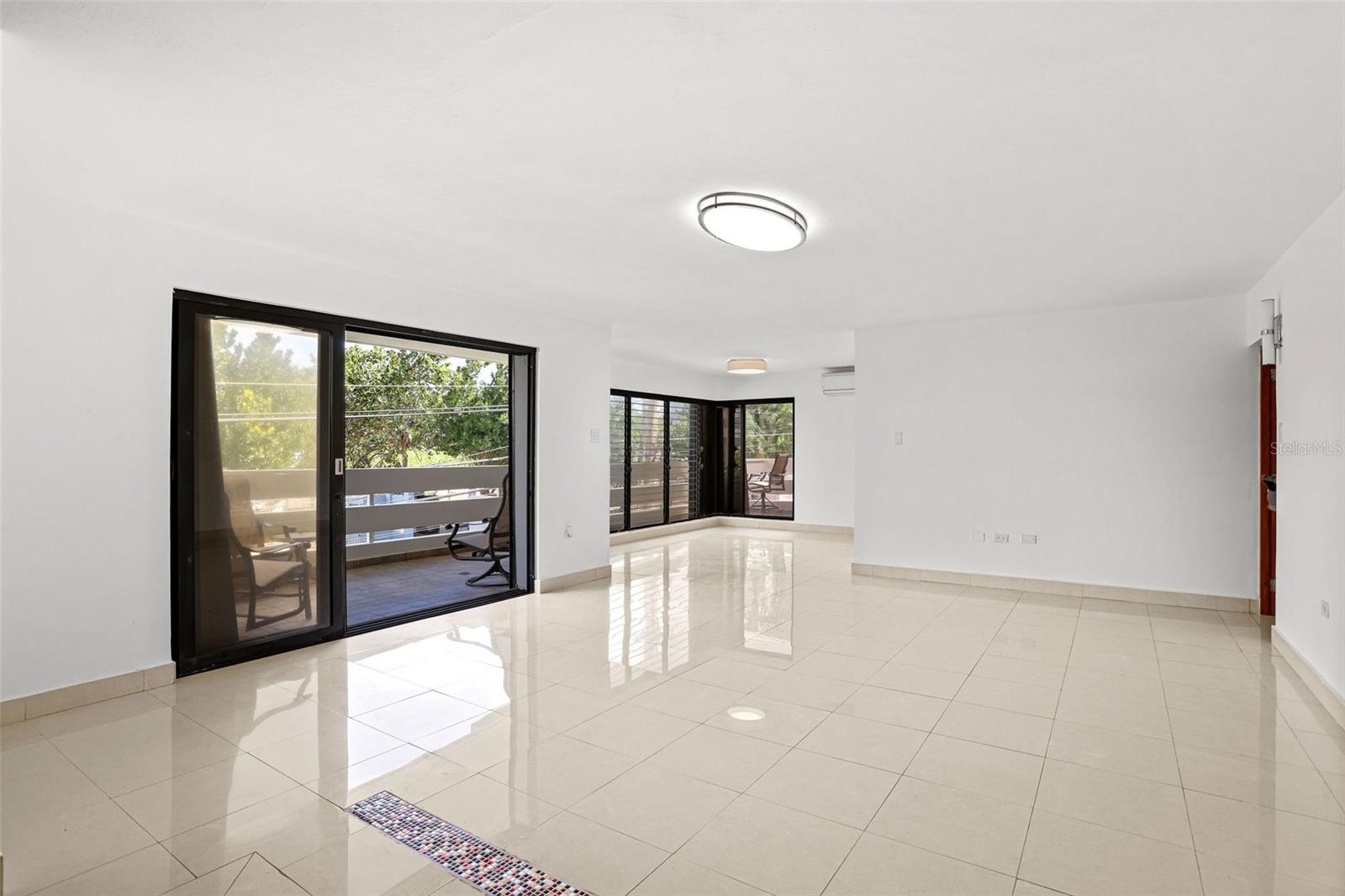 1510 ASHFORD #1E
