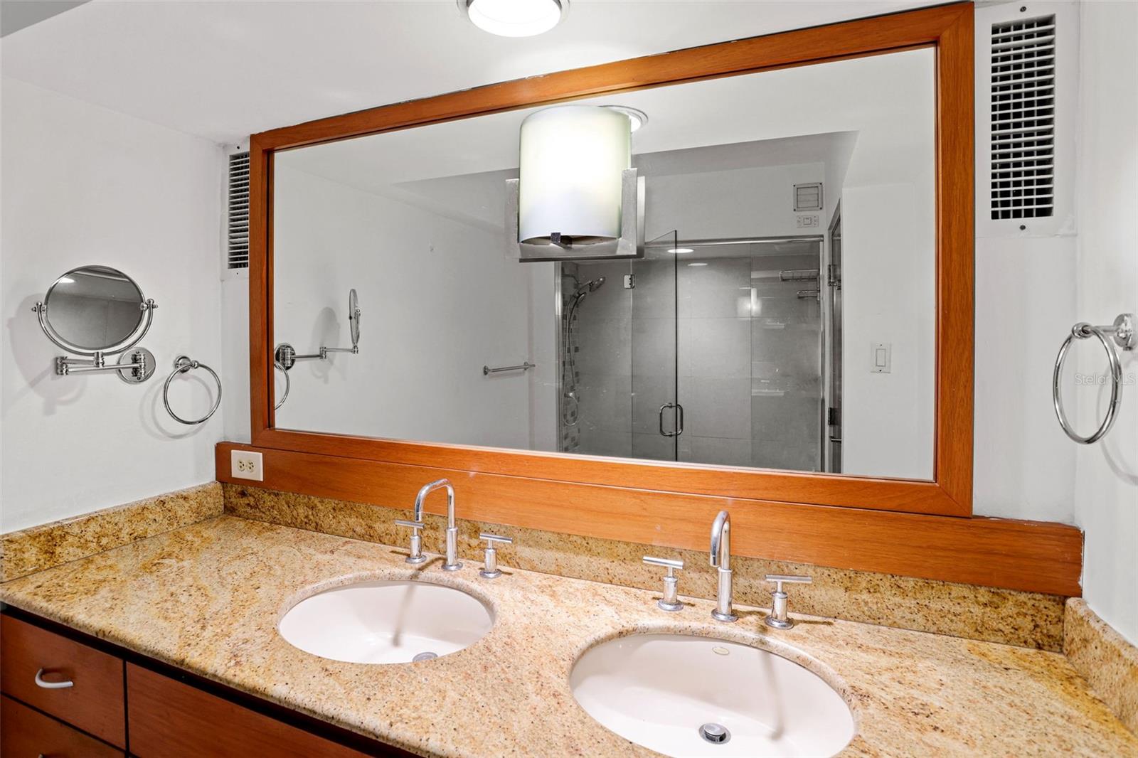 1510 ASHFORD #1E