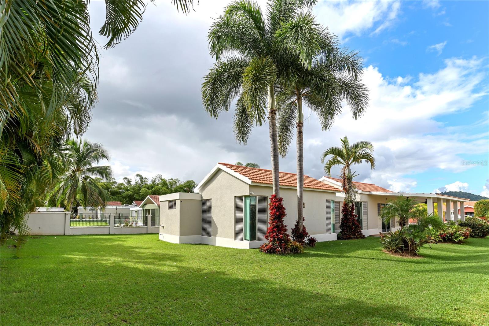 133 CAMINO LOS CAOBOS