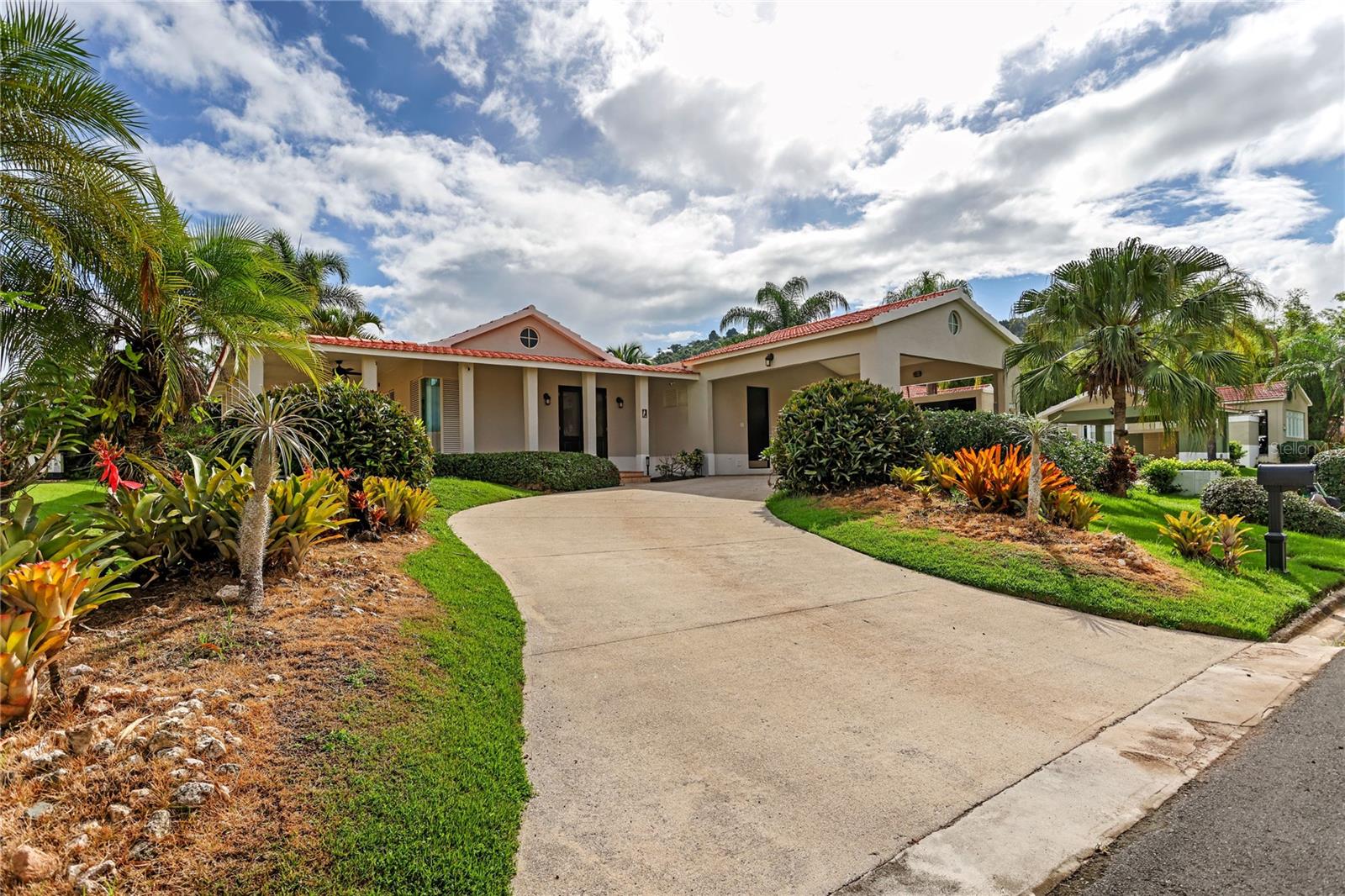 133 CAMINO LOS CAOBOS