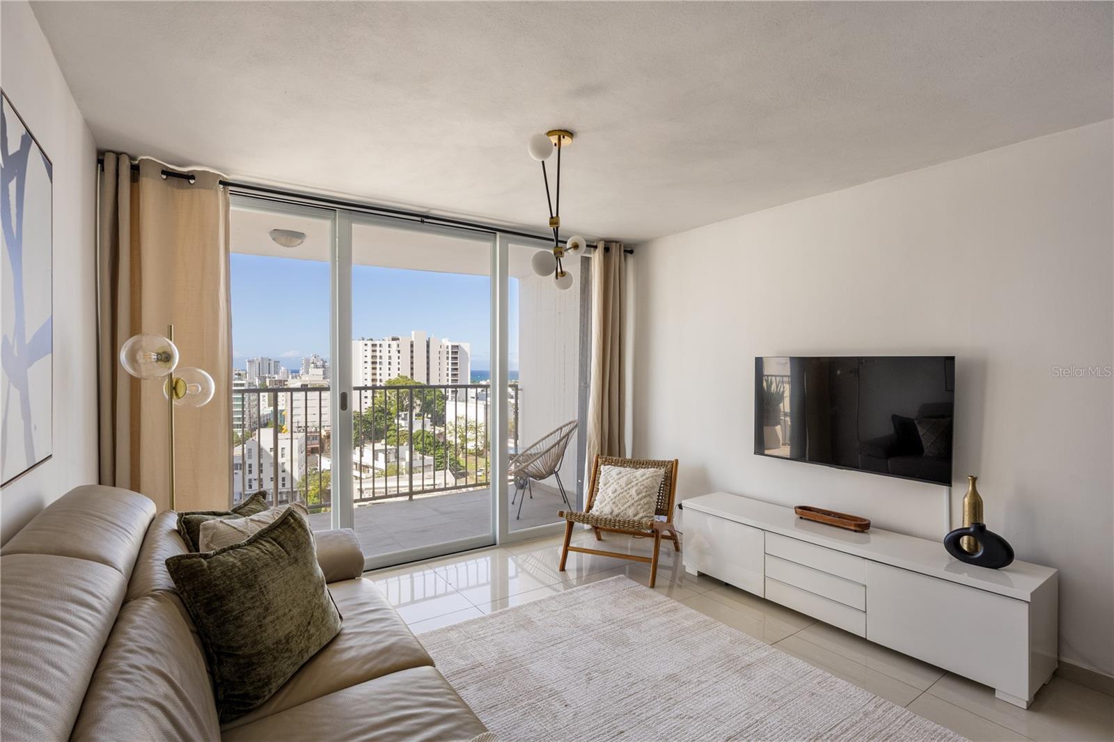 1607 PONCE DE LEÓN #1011