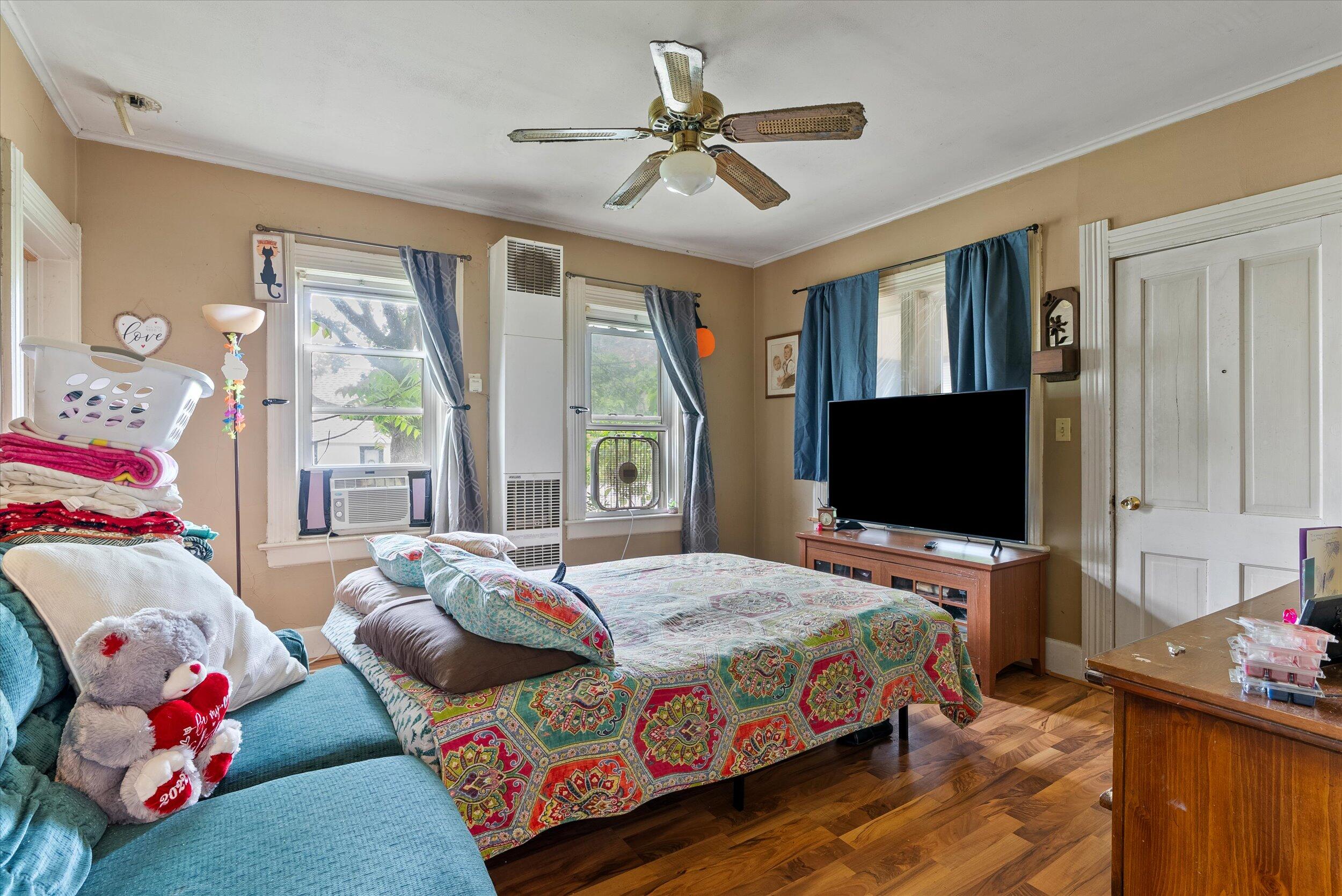 319 W Van Buren St Unit: 321
