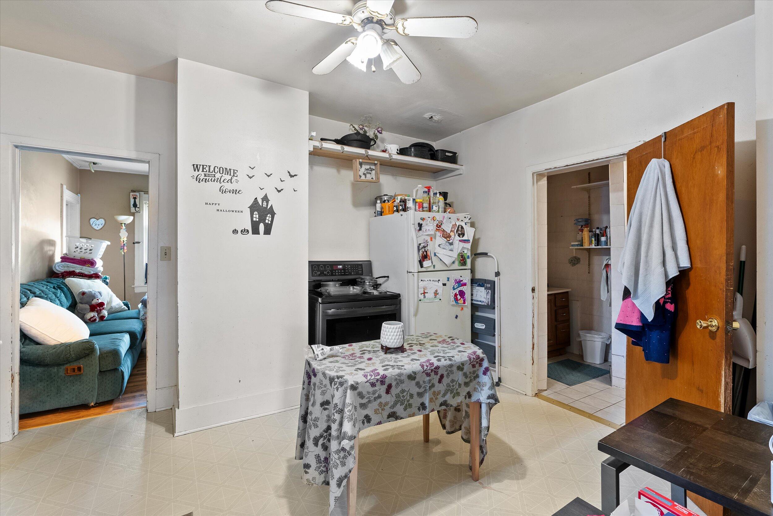 319 W Van Buren St Unit: 321