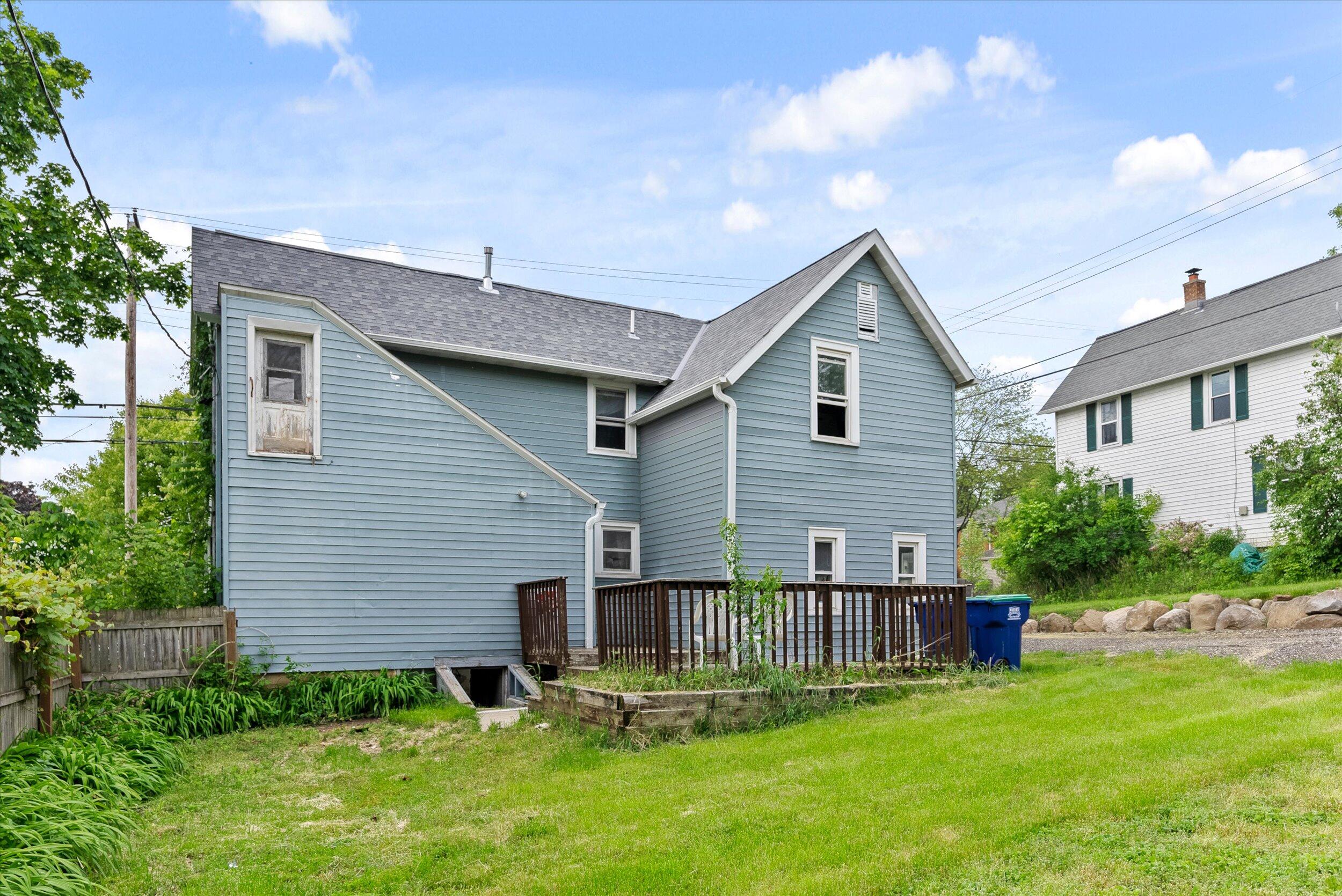 319 W Van Buren St Unit: 321