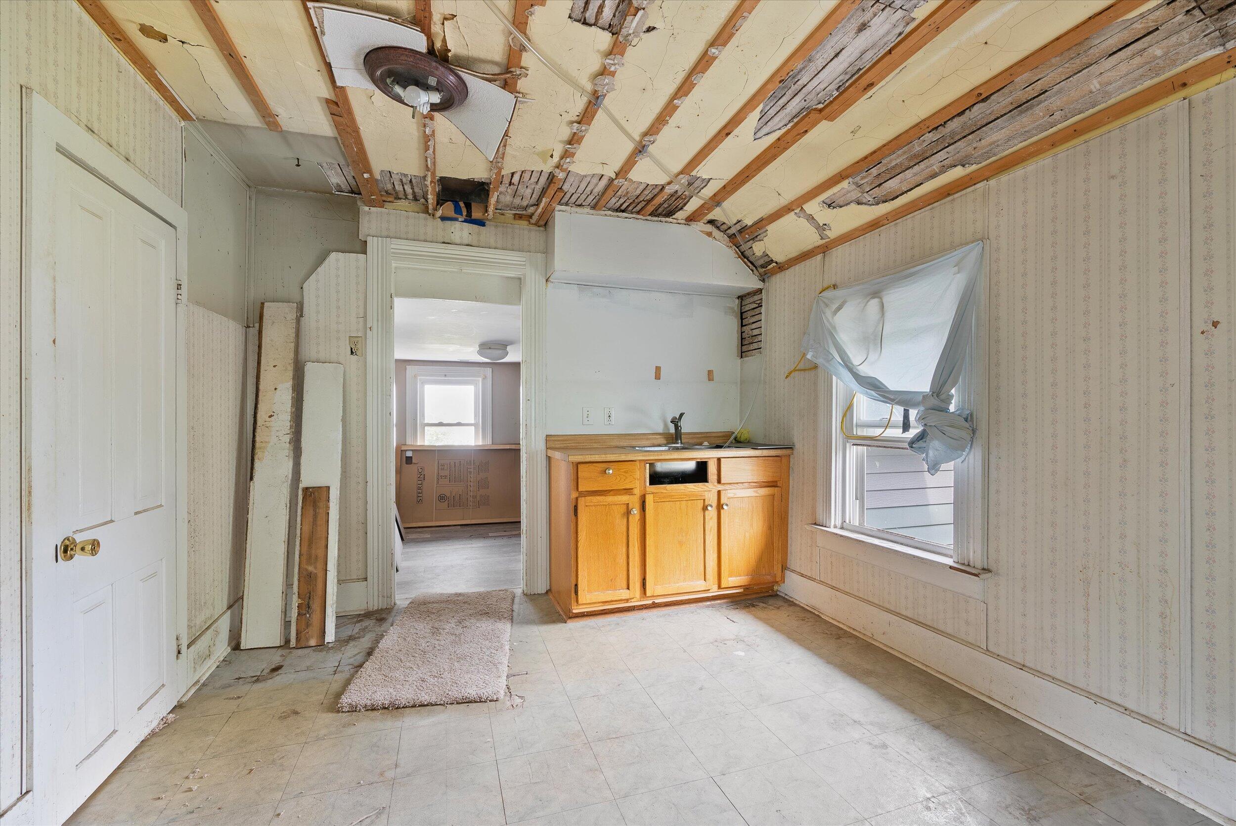 319 W Van Buren St Unit: 321