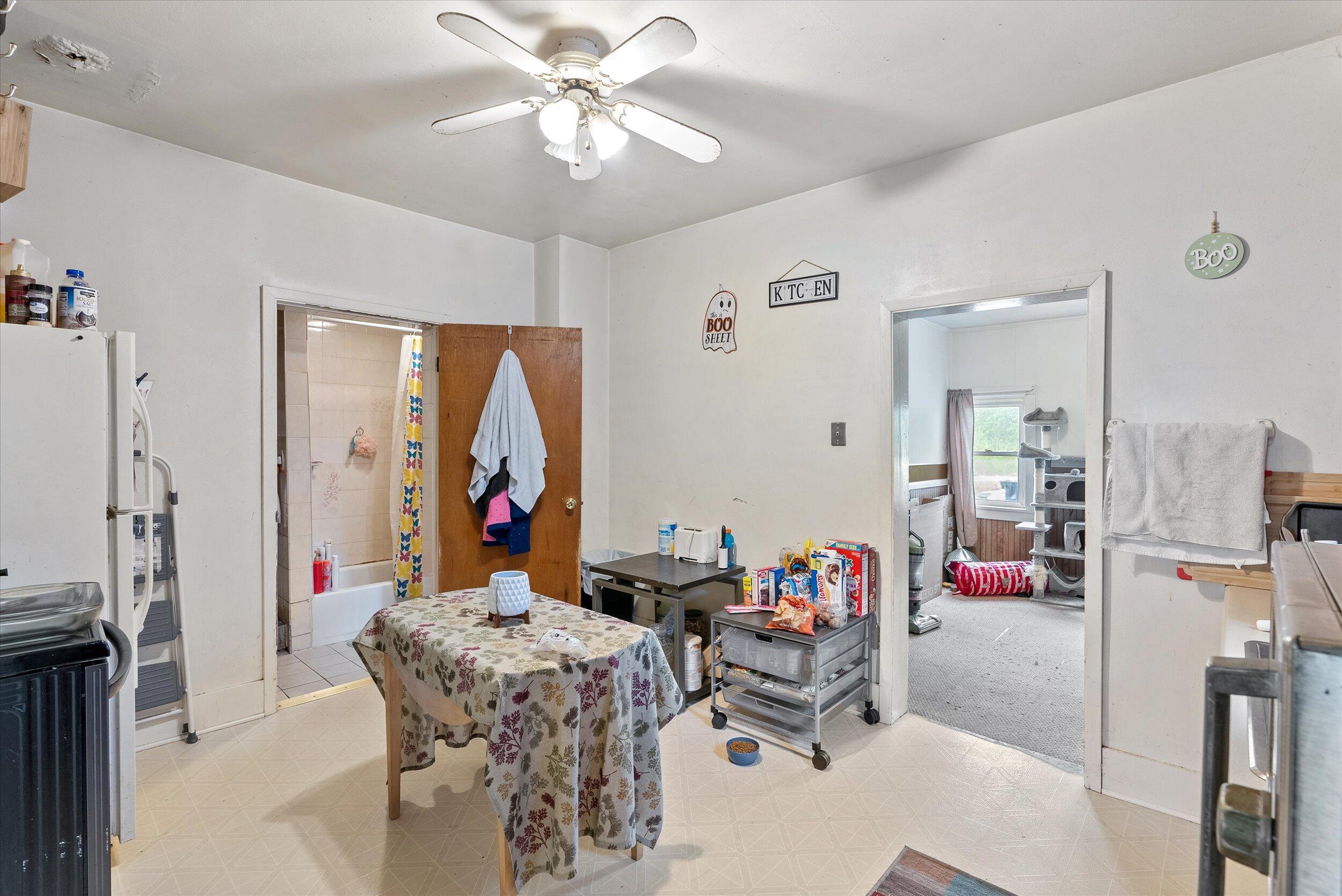 319 W Van Buren St Unit: 321