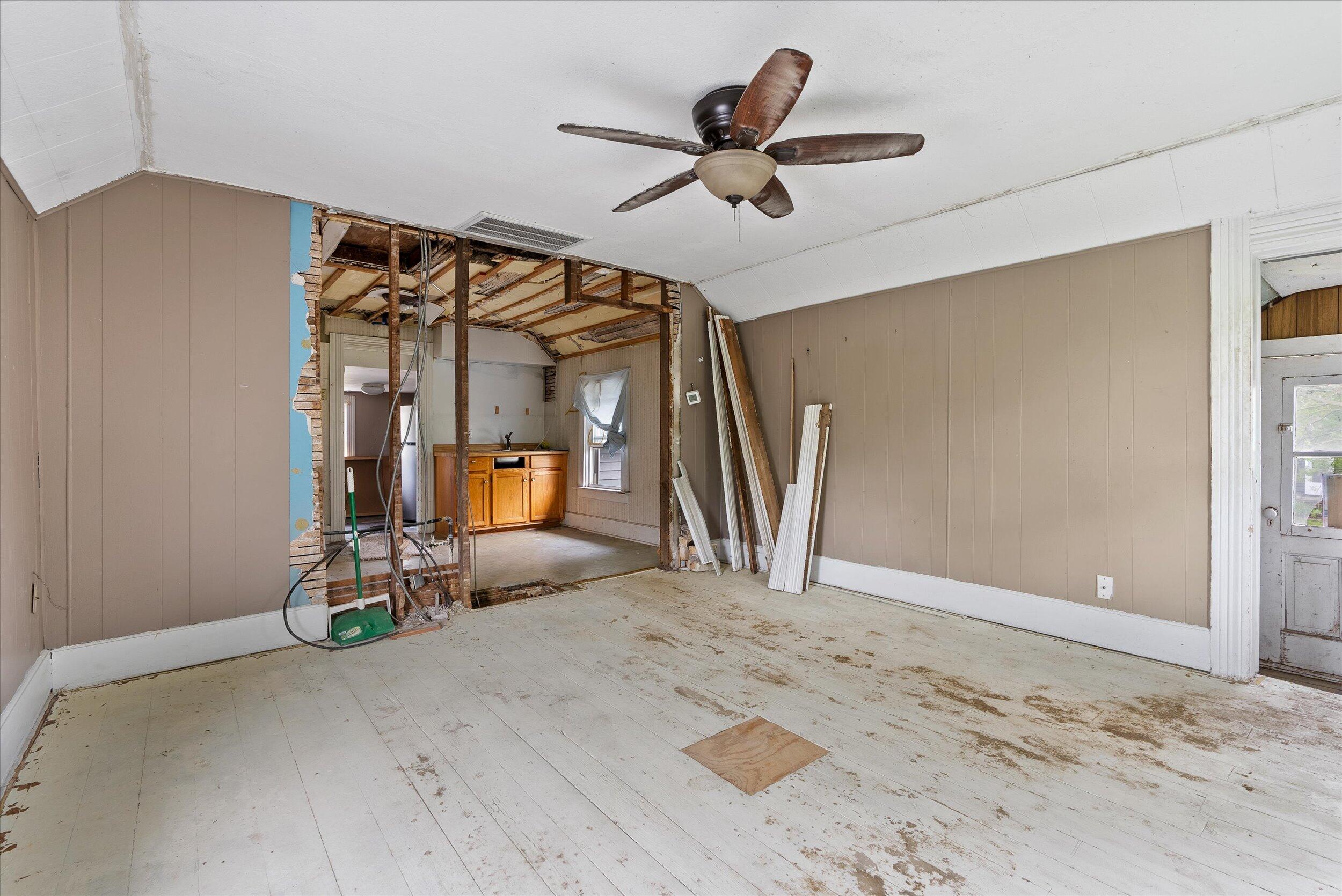 319 W Van Buren St Unit: 321
