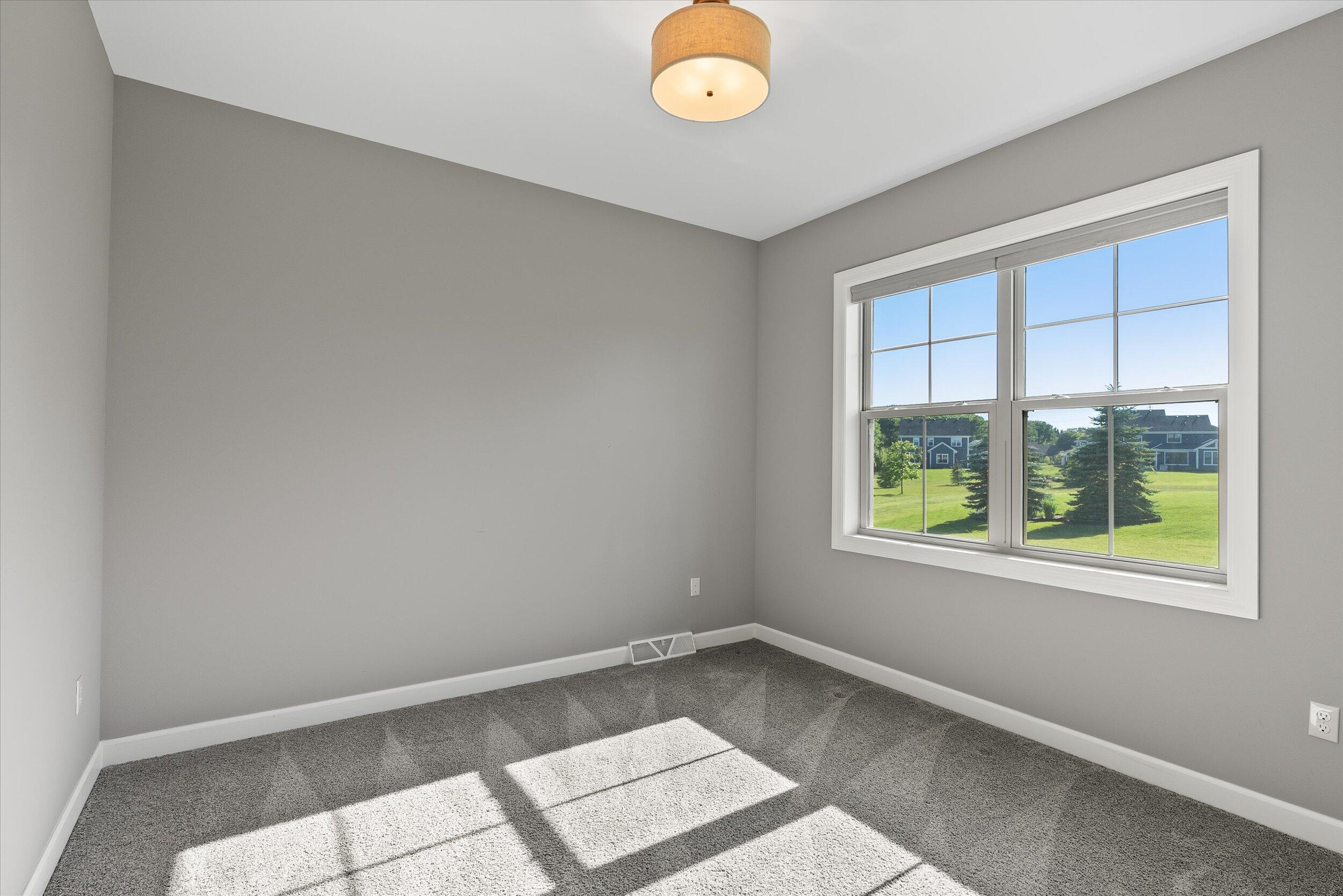 W78N401 Ridgeway Ln