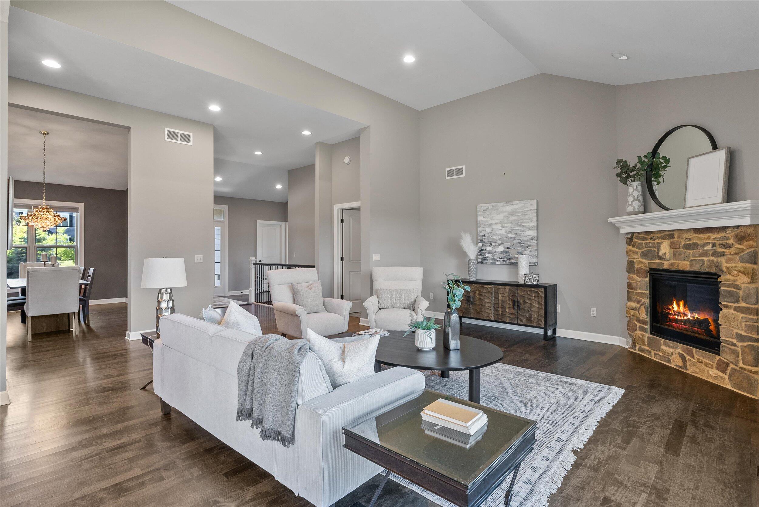W78N401 Ridgeway Ln