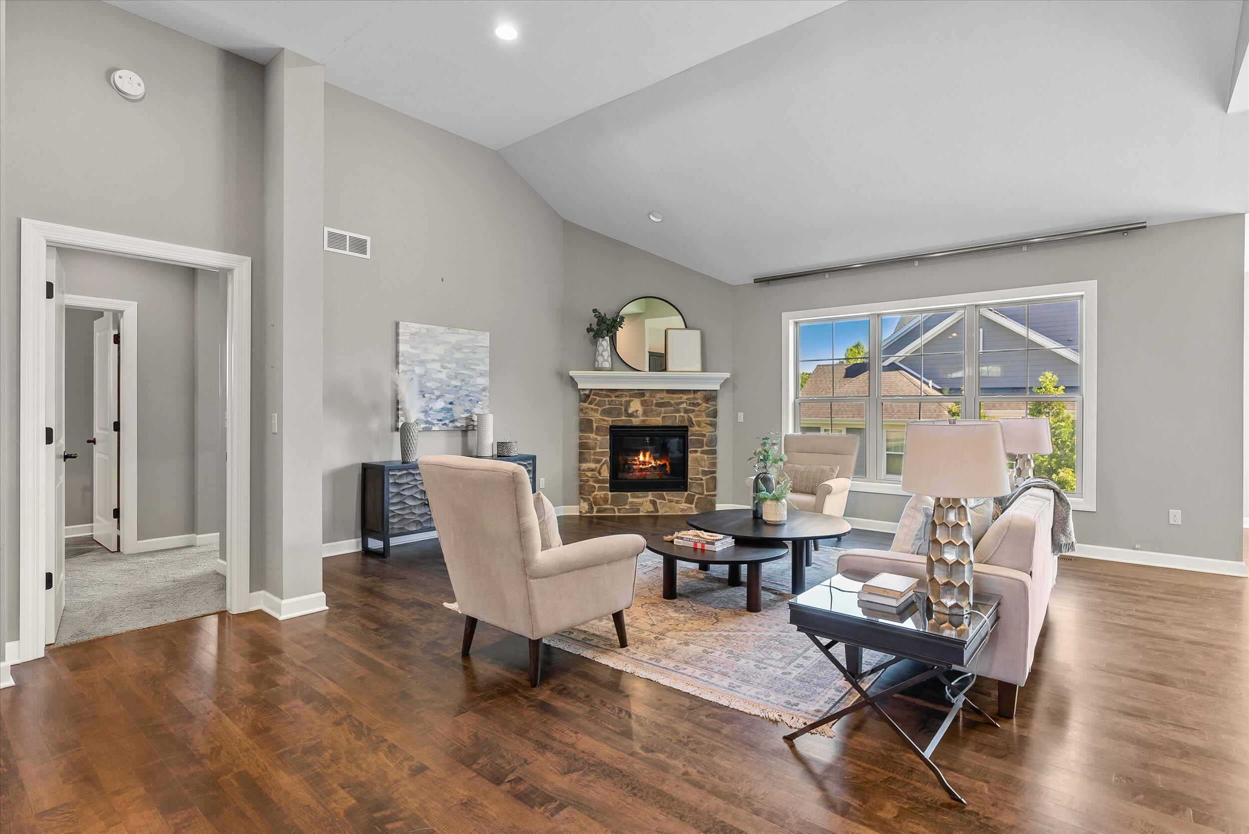 W78N401 Ridgeway Ln