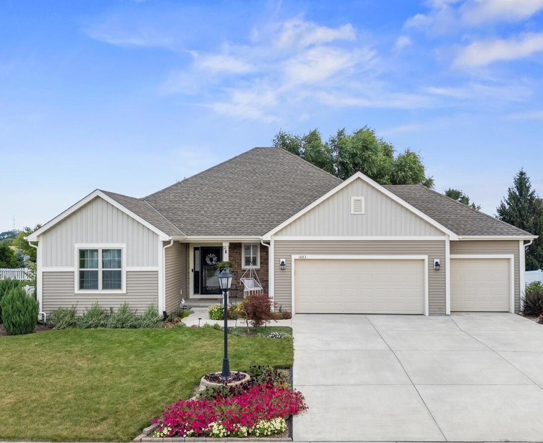 1683 Willow Dr