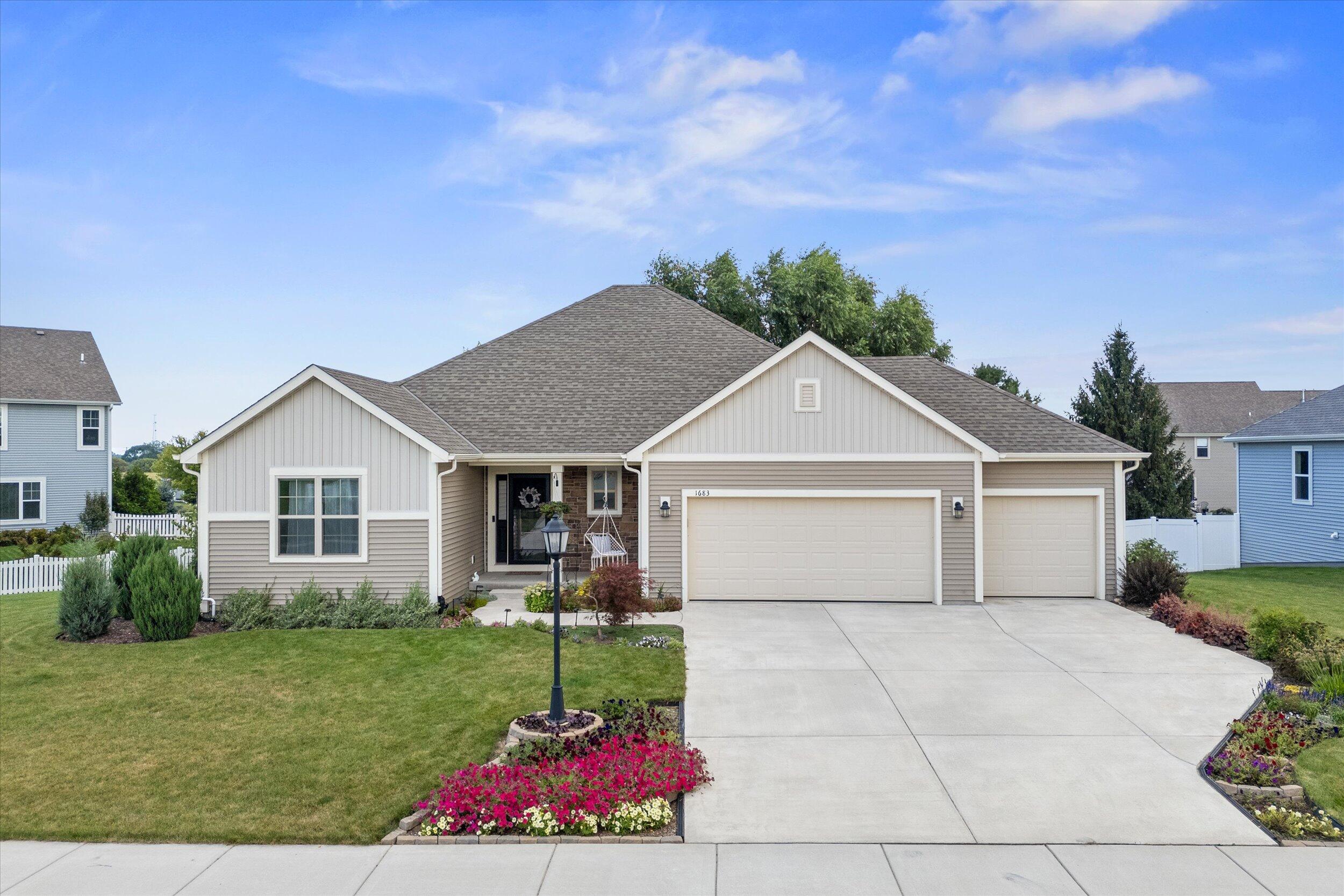 1683 Willow Dr