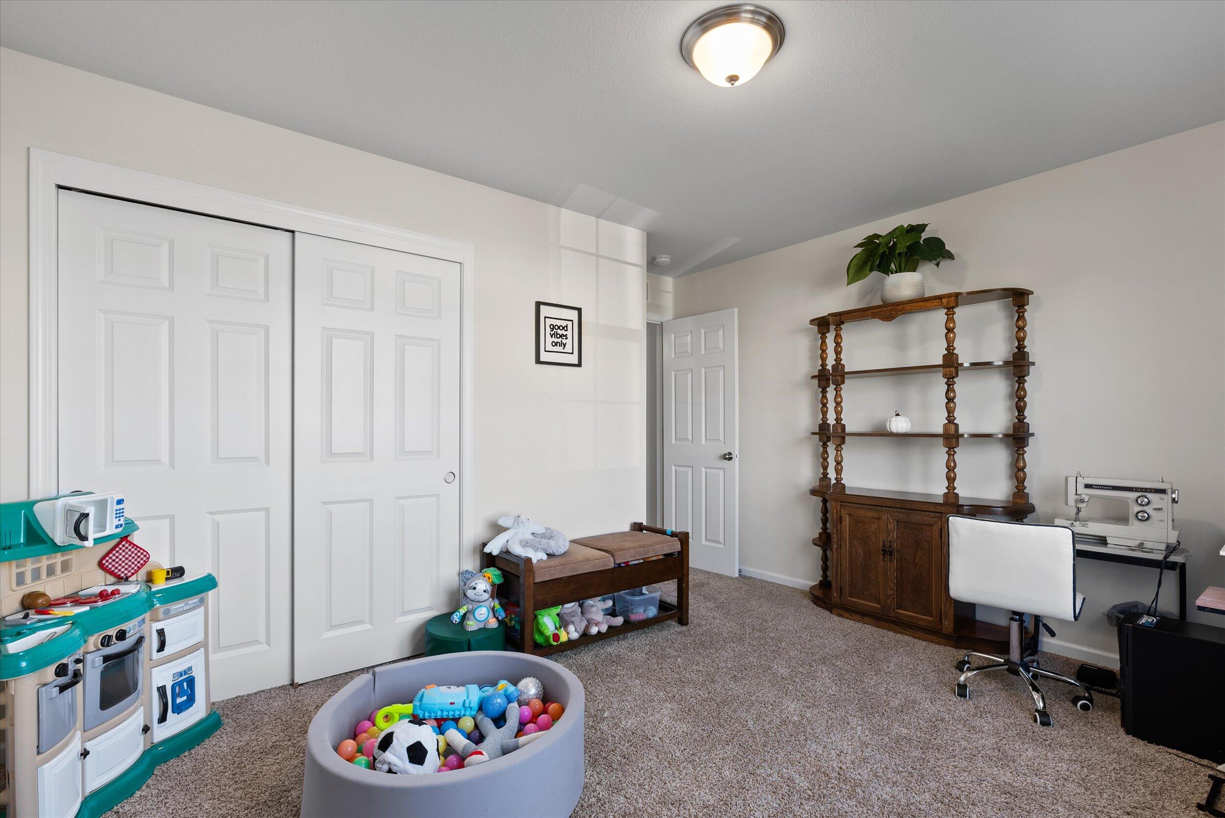 1683 Willow Dr