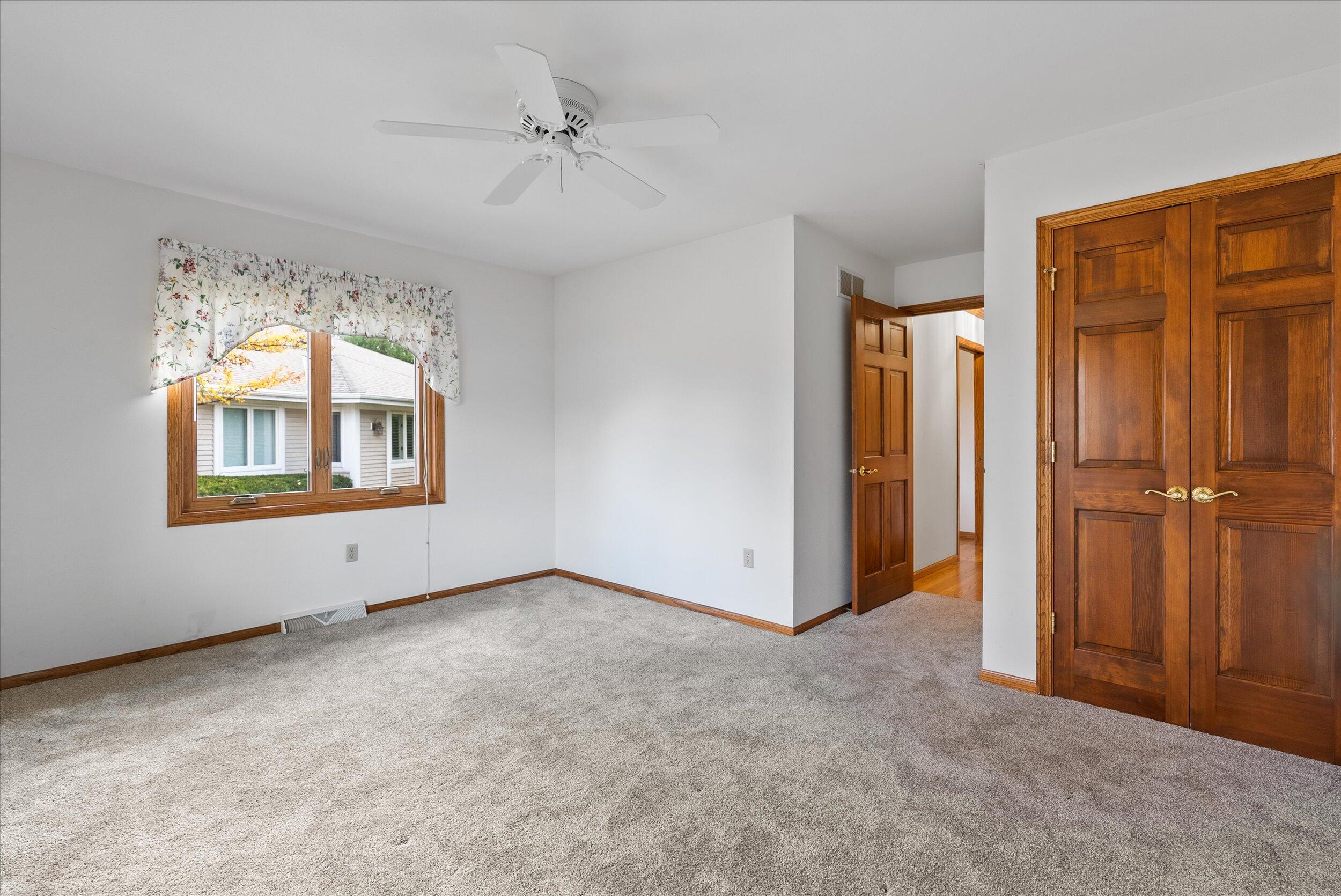 7211 W Mequon Square Dr