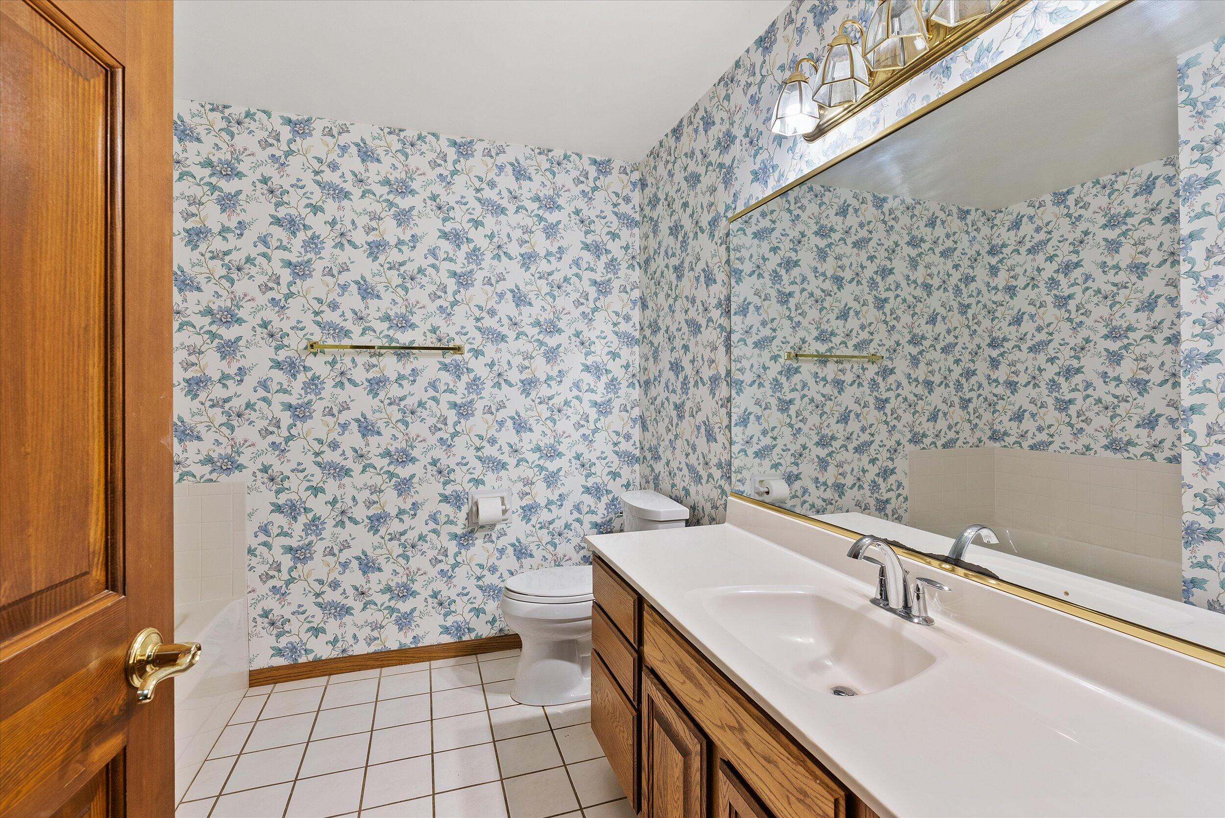 7211 W Mequon Square Dr