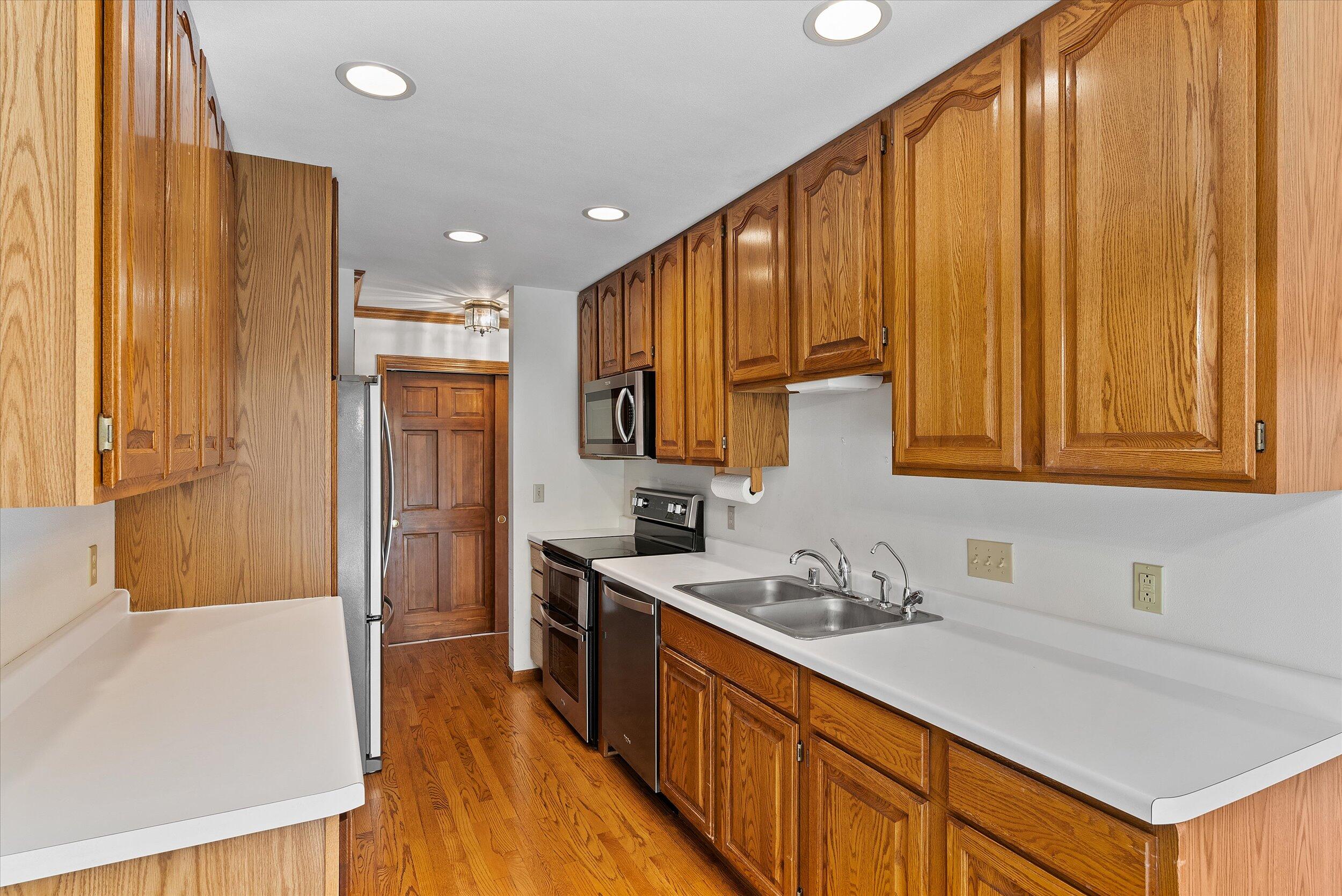 7211 W Mequon Square Dr