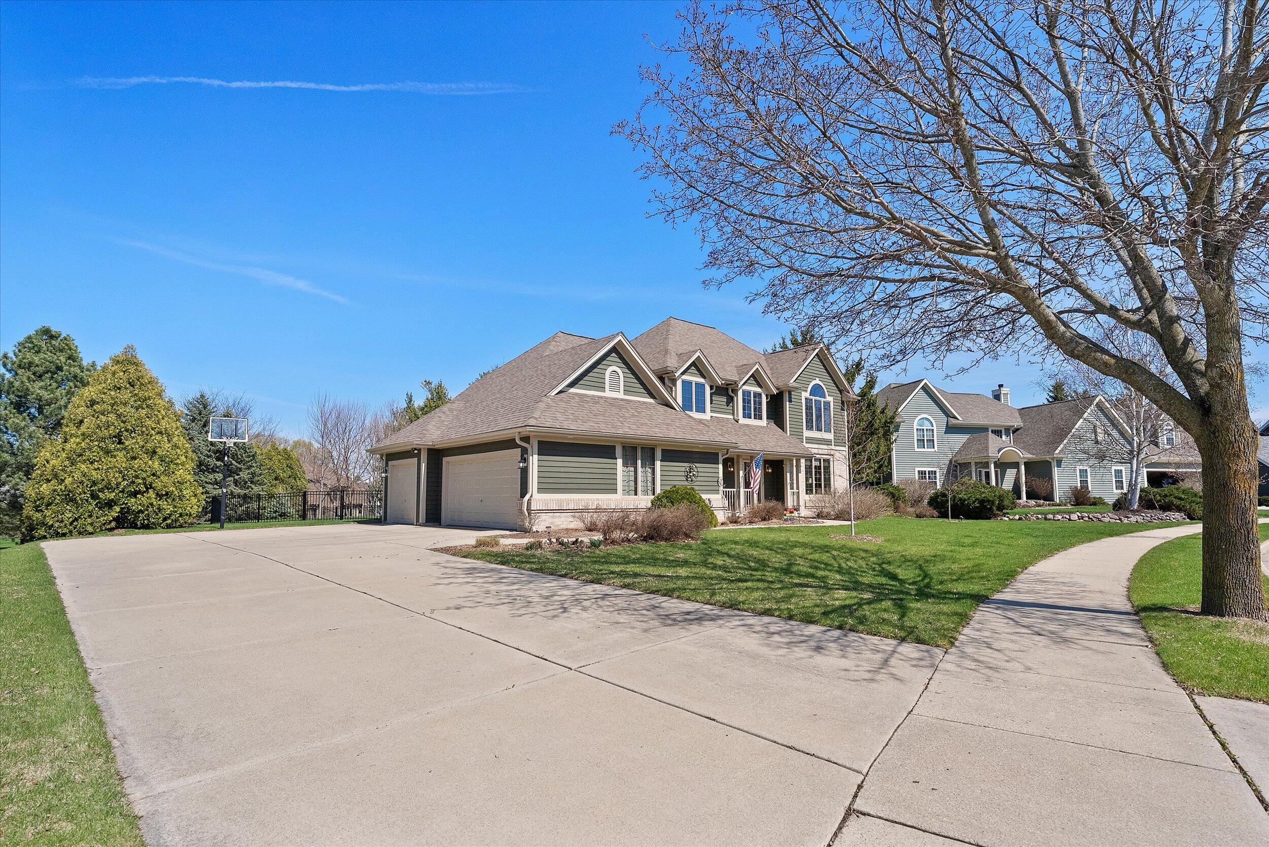 1360 Dove Ln