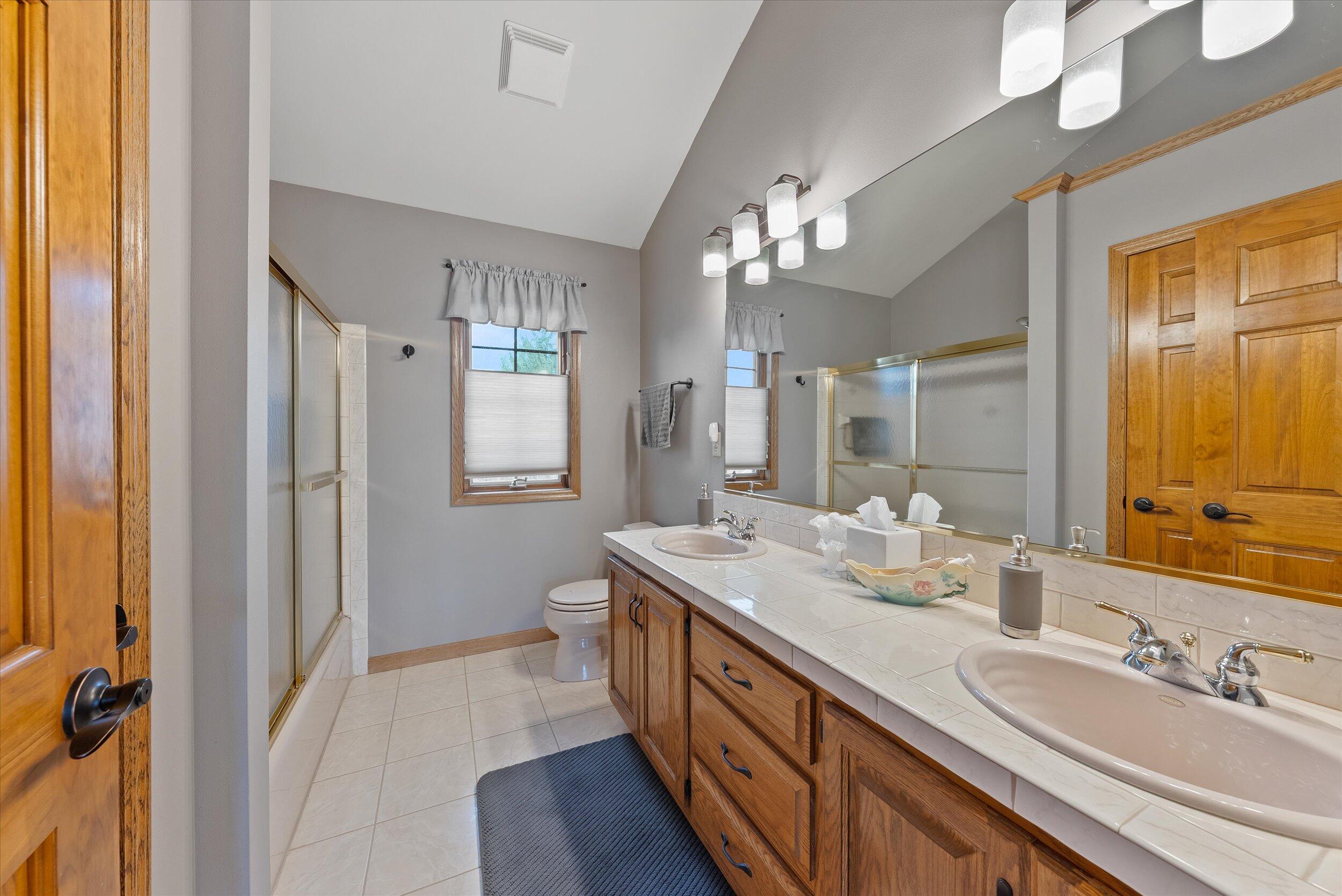 1360 Dove Ln