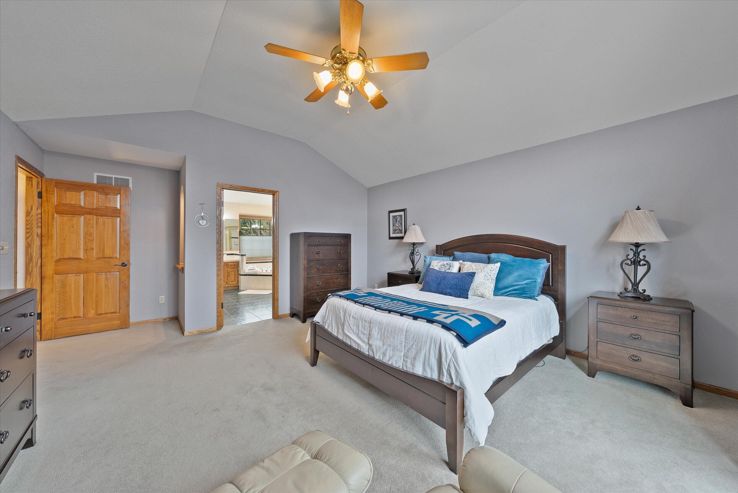 1360 Dove Ln
