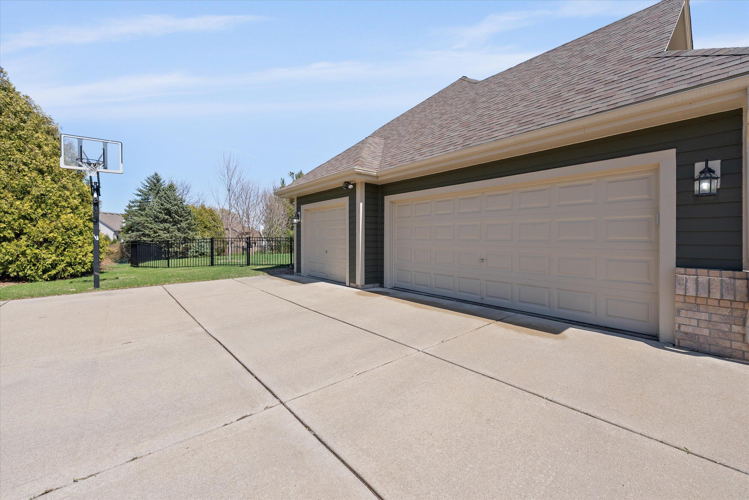1360 Dove Ln