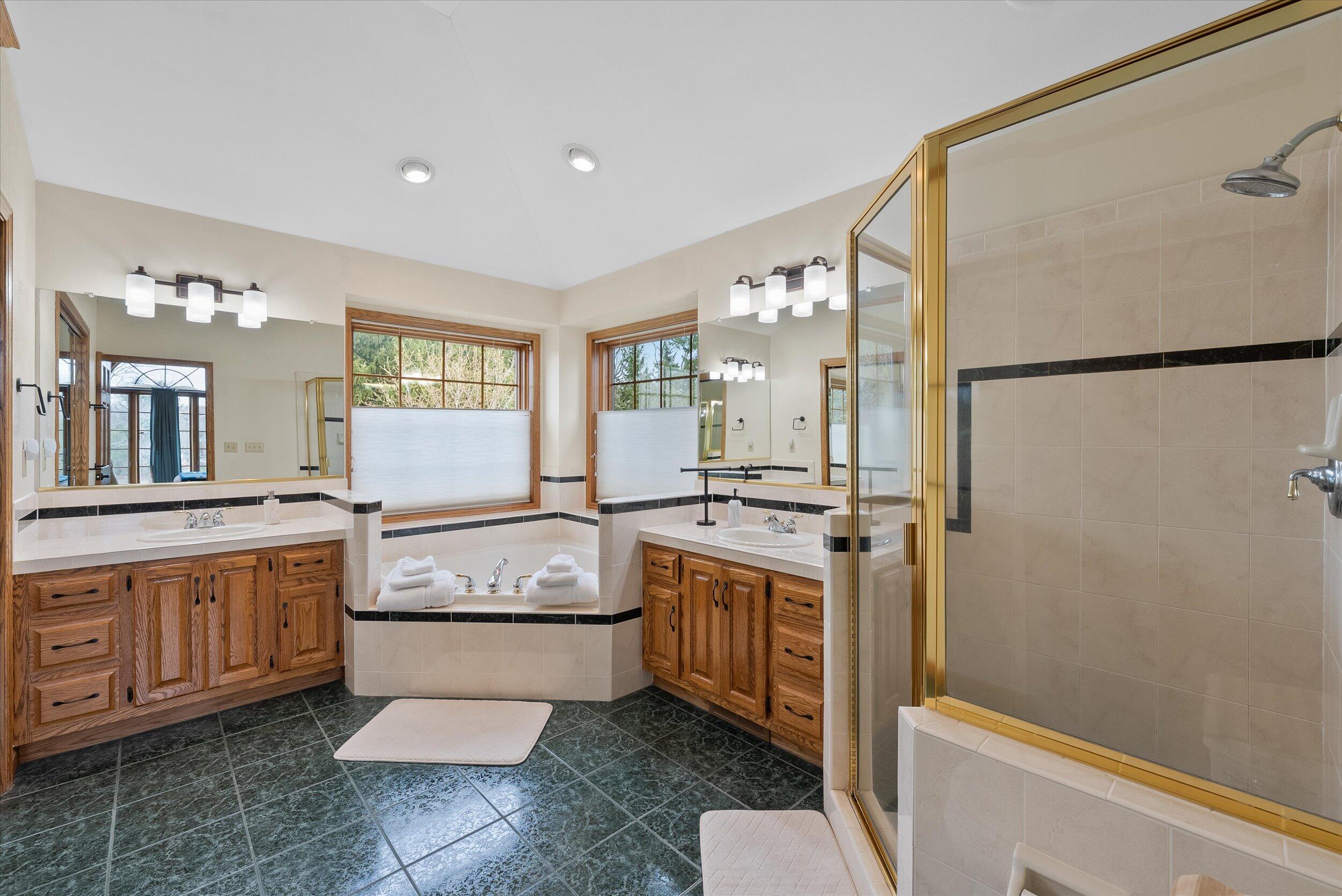 1360 Dove Ln