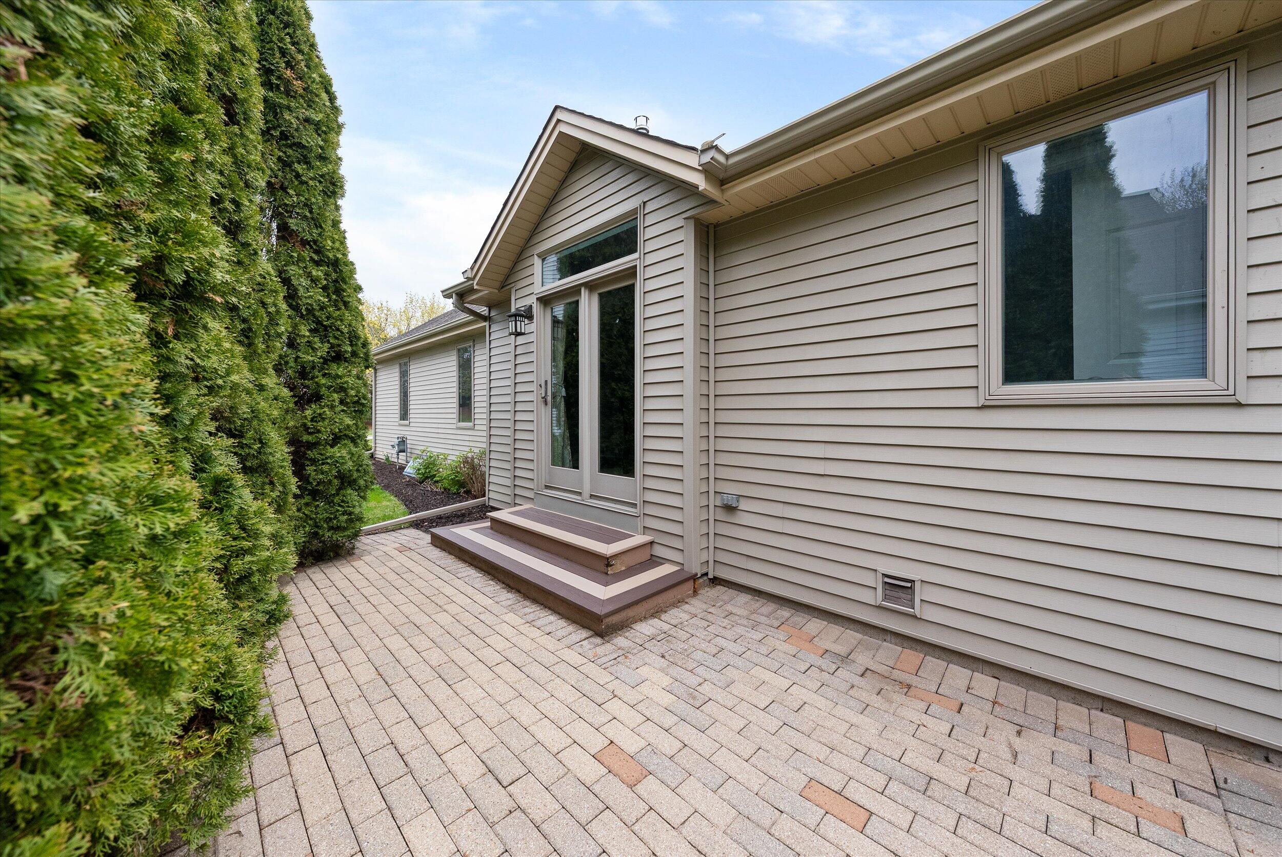W68N159 Evergreen Blvd