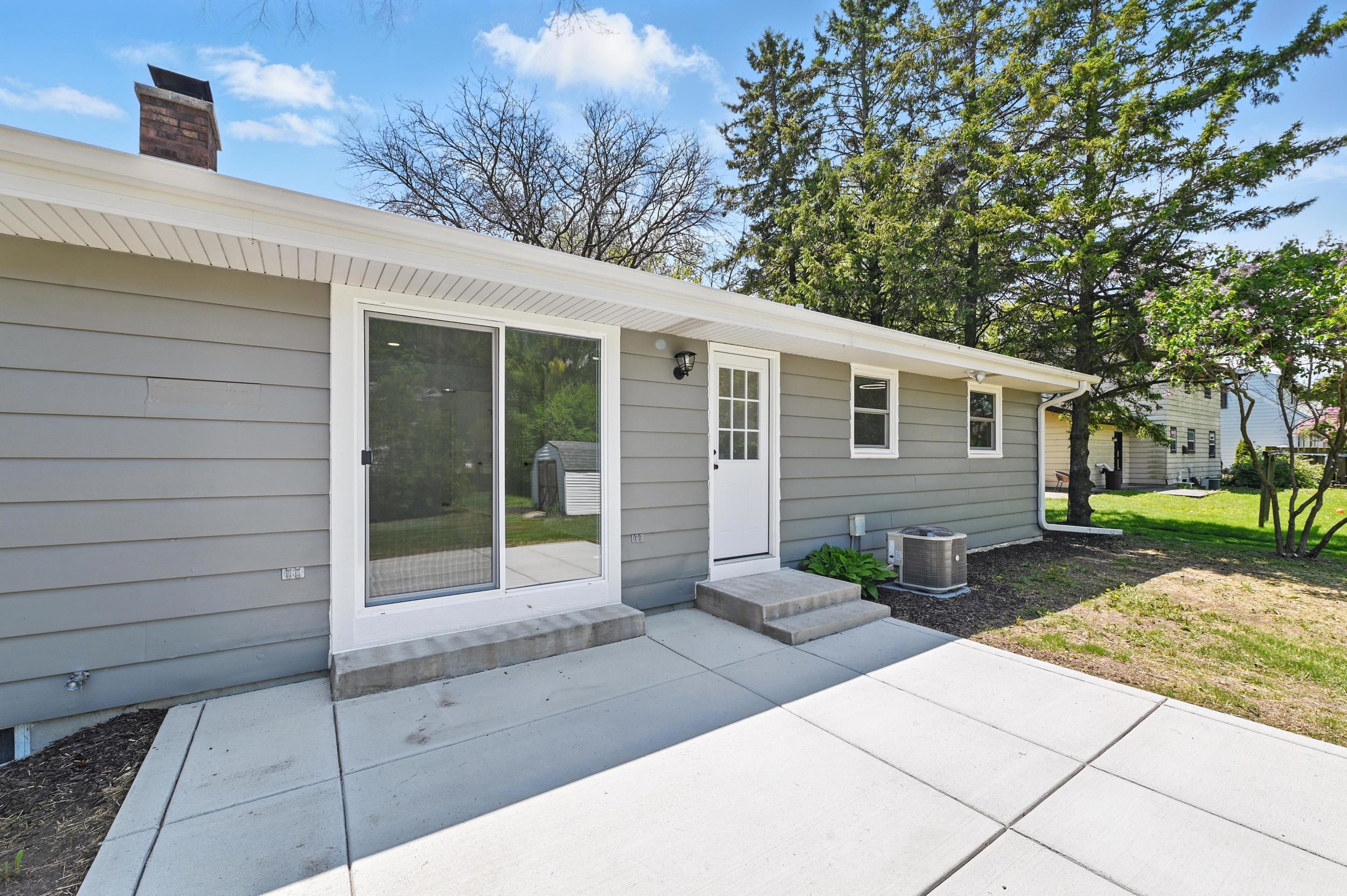 104 W Fransee Ln