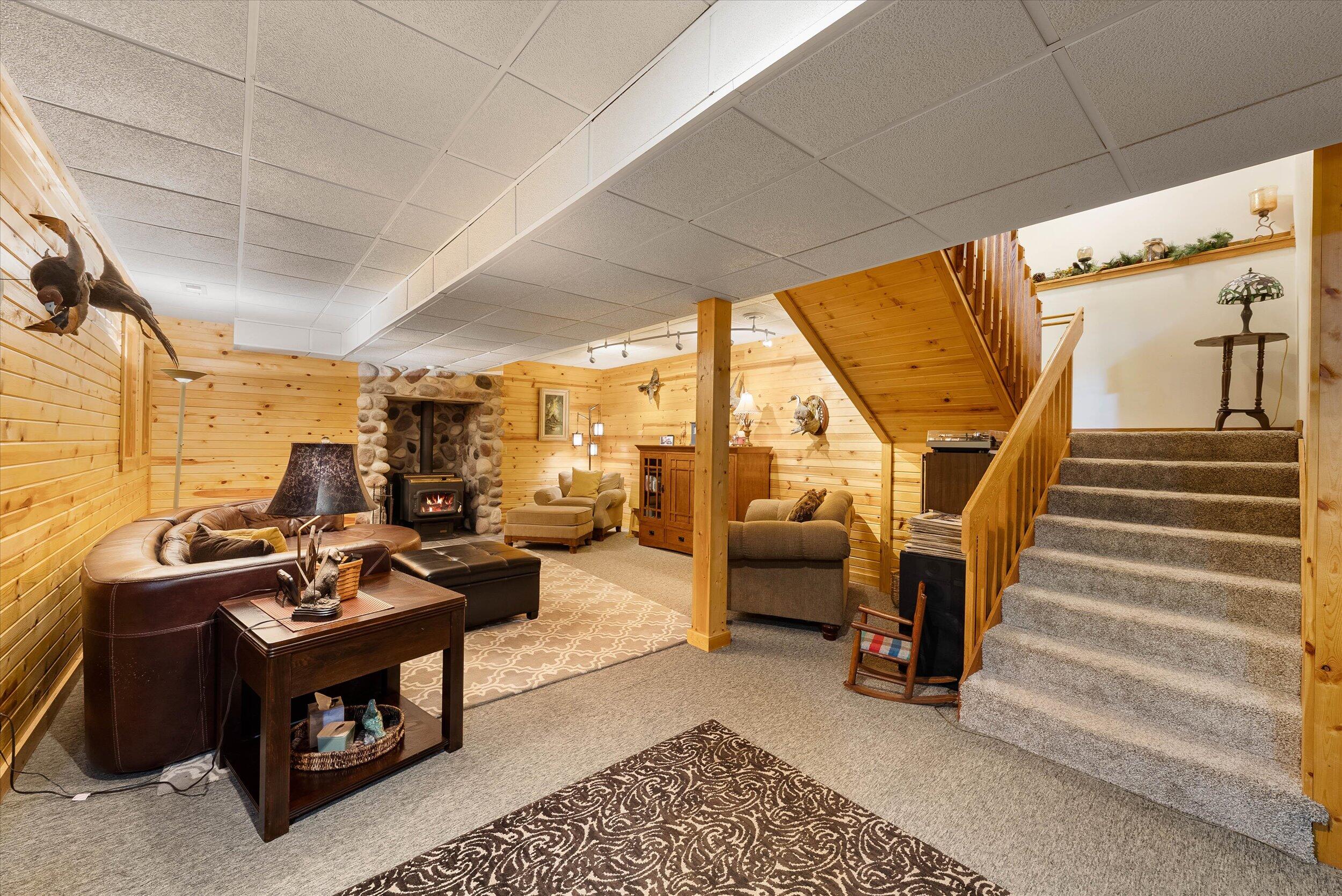 7565 Hickory Dr