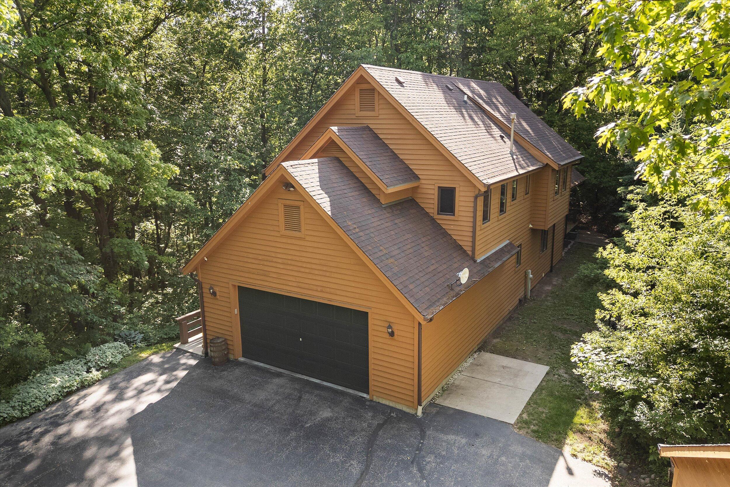 7565 Hickory Dr
