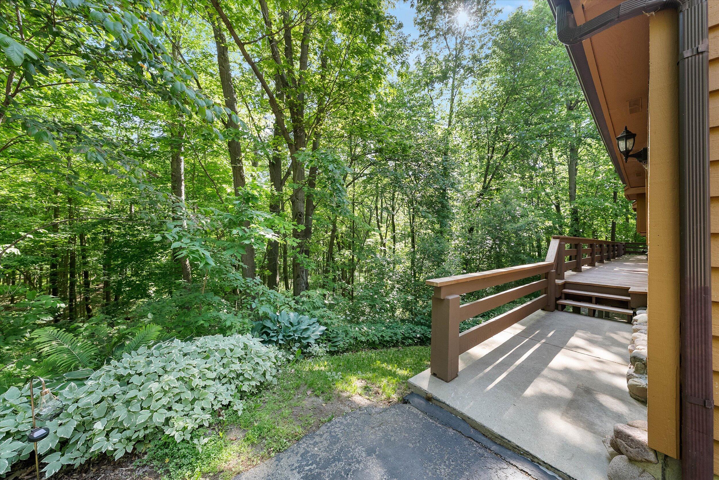 7565 Hickory Dr