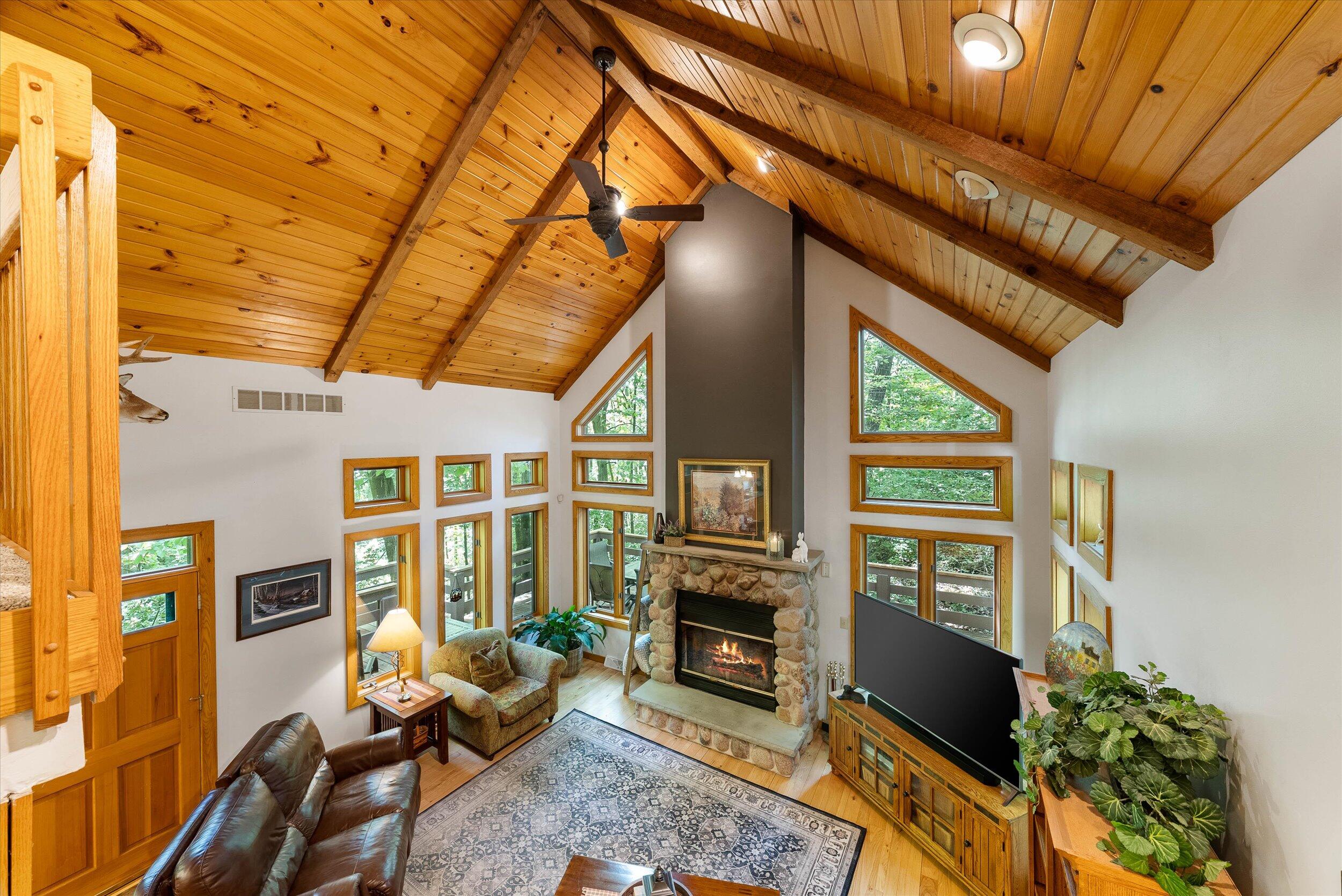 7565 Hickory Dr
