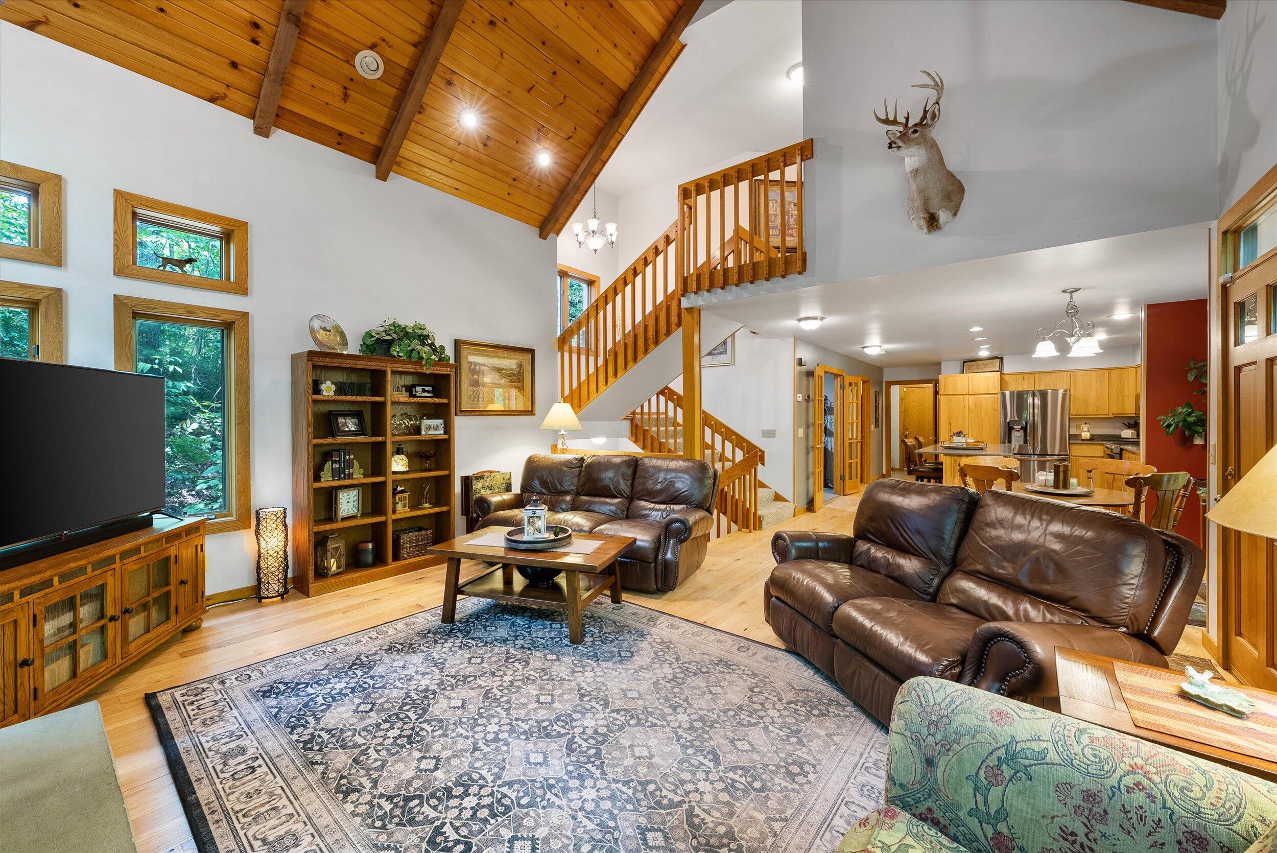 7565 Hickory Dr