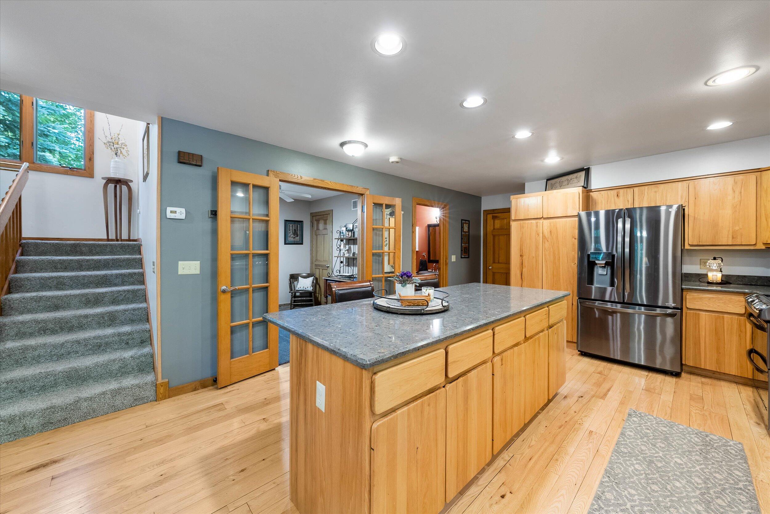 7565 Hickory Dr
