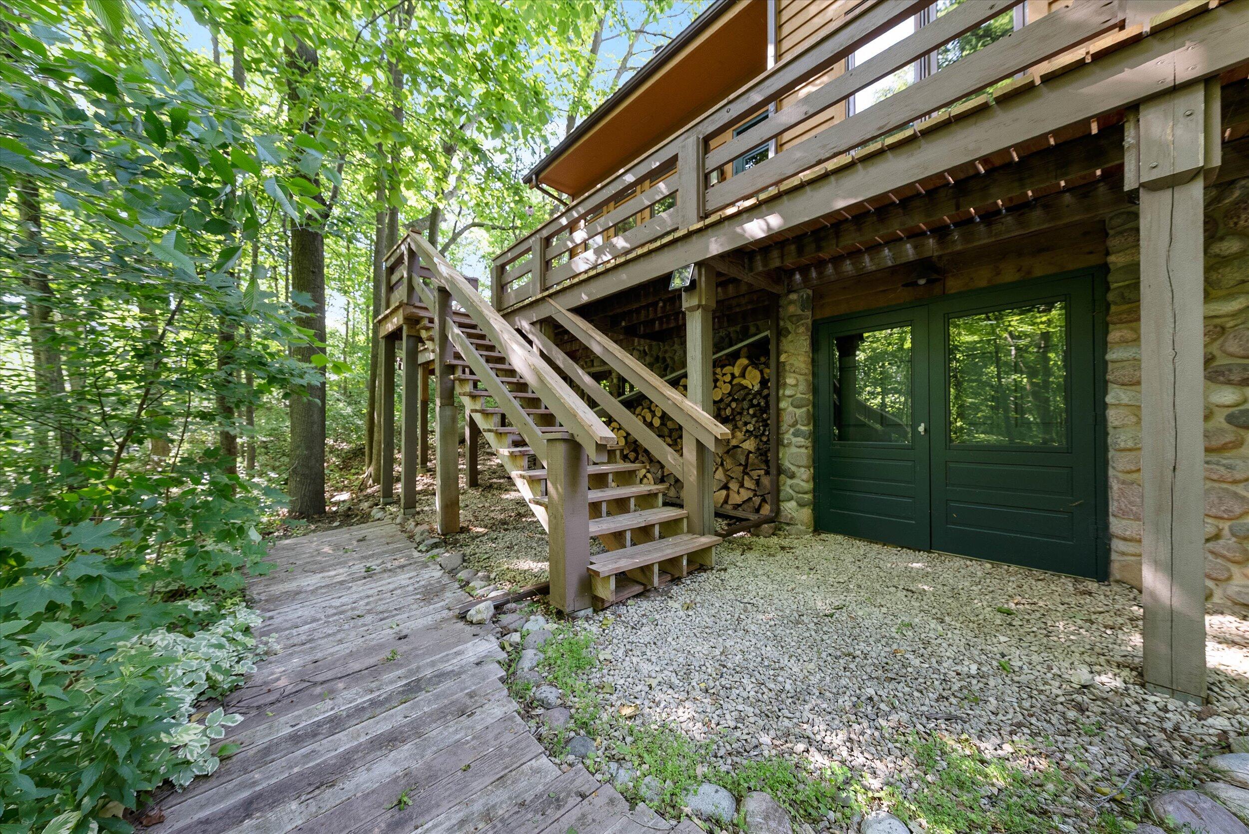 7565 Hickory Dr