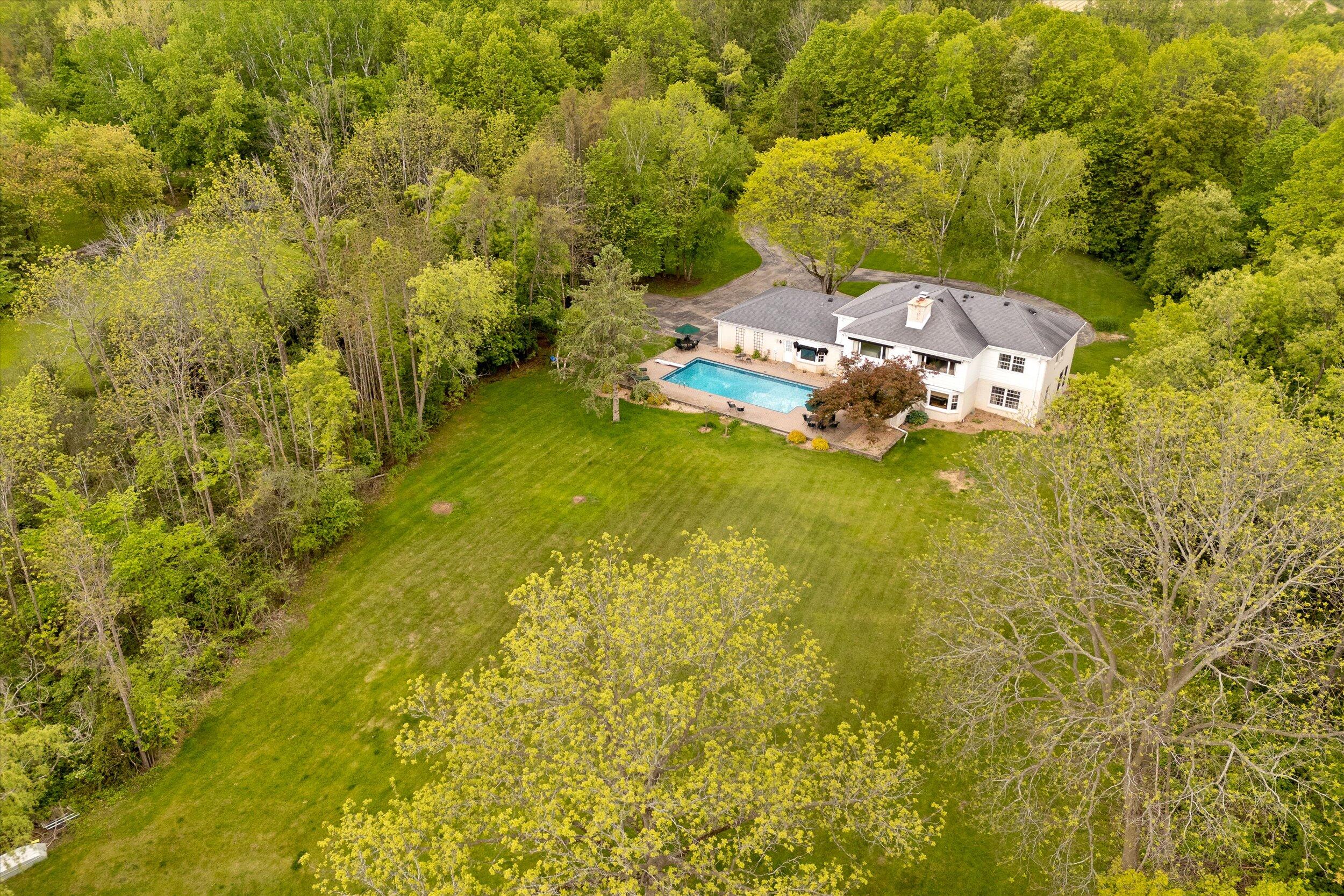 8704 W Bonniwell Rd