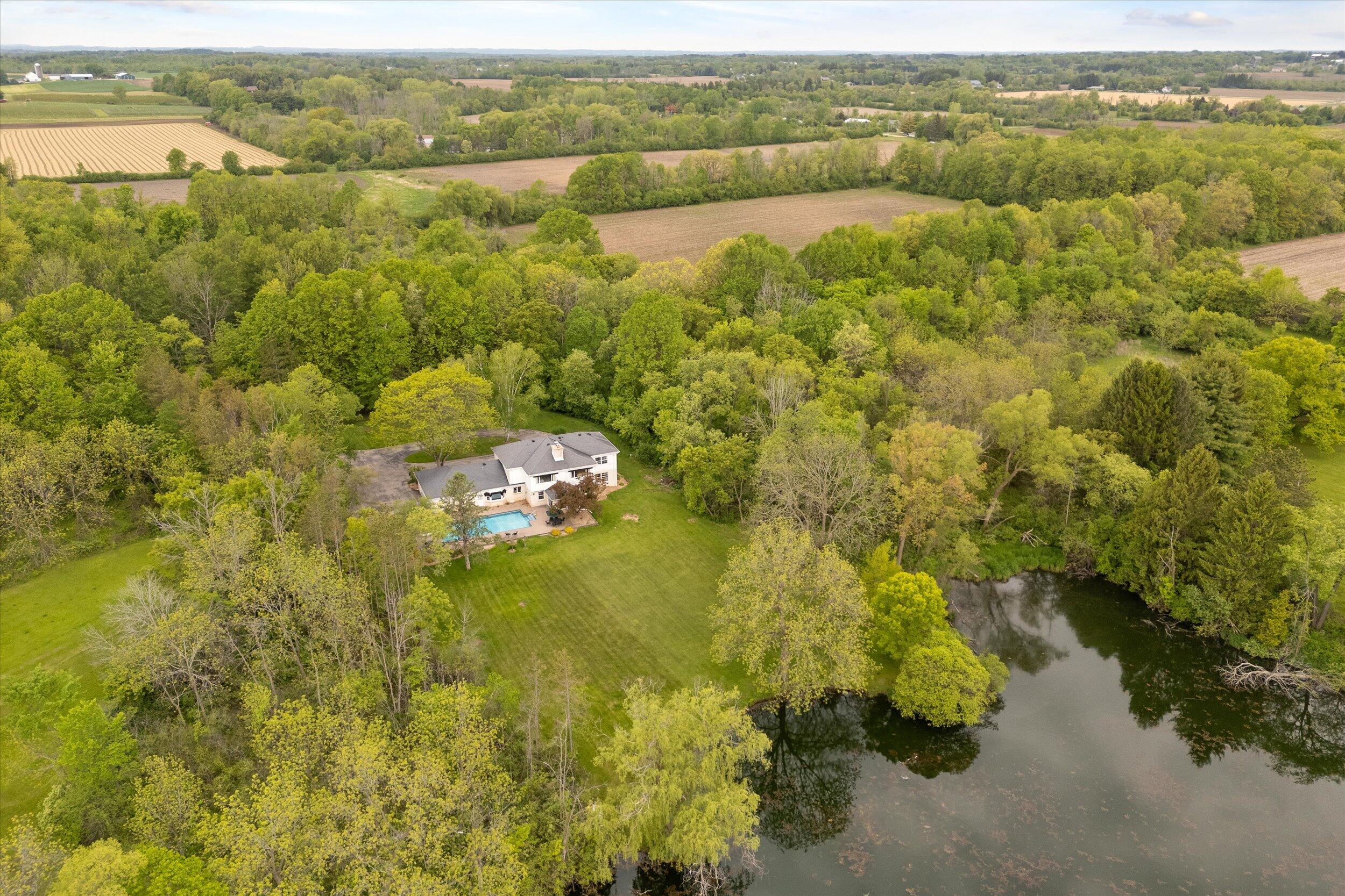 8704 W Bonniwell Rd