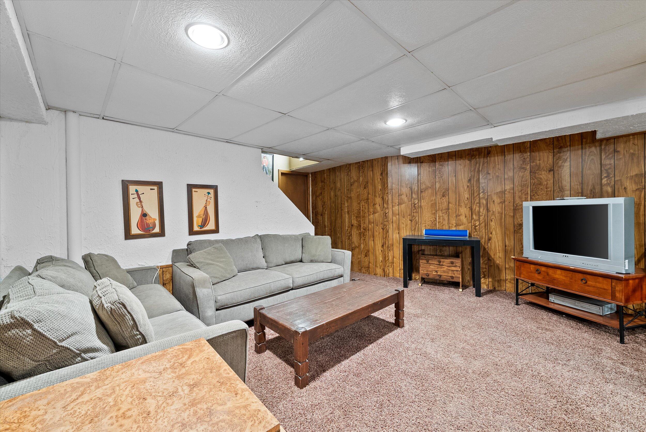 8704 W Bonniwell Rd