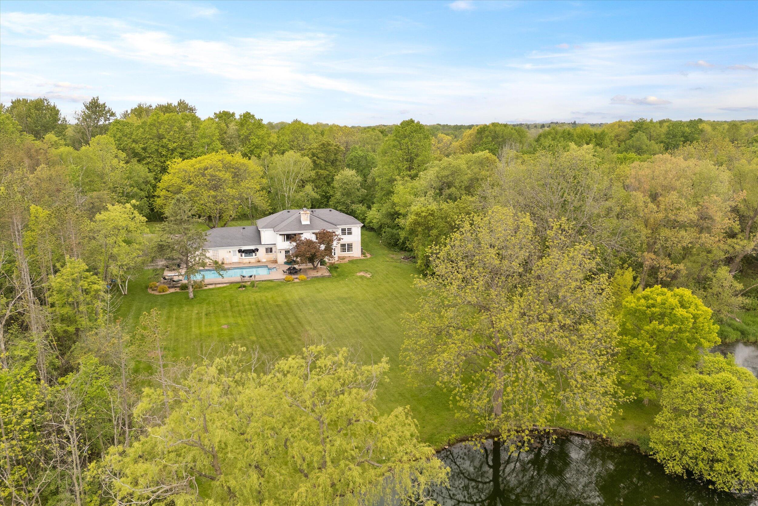 8704 W Bonniwell Rd